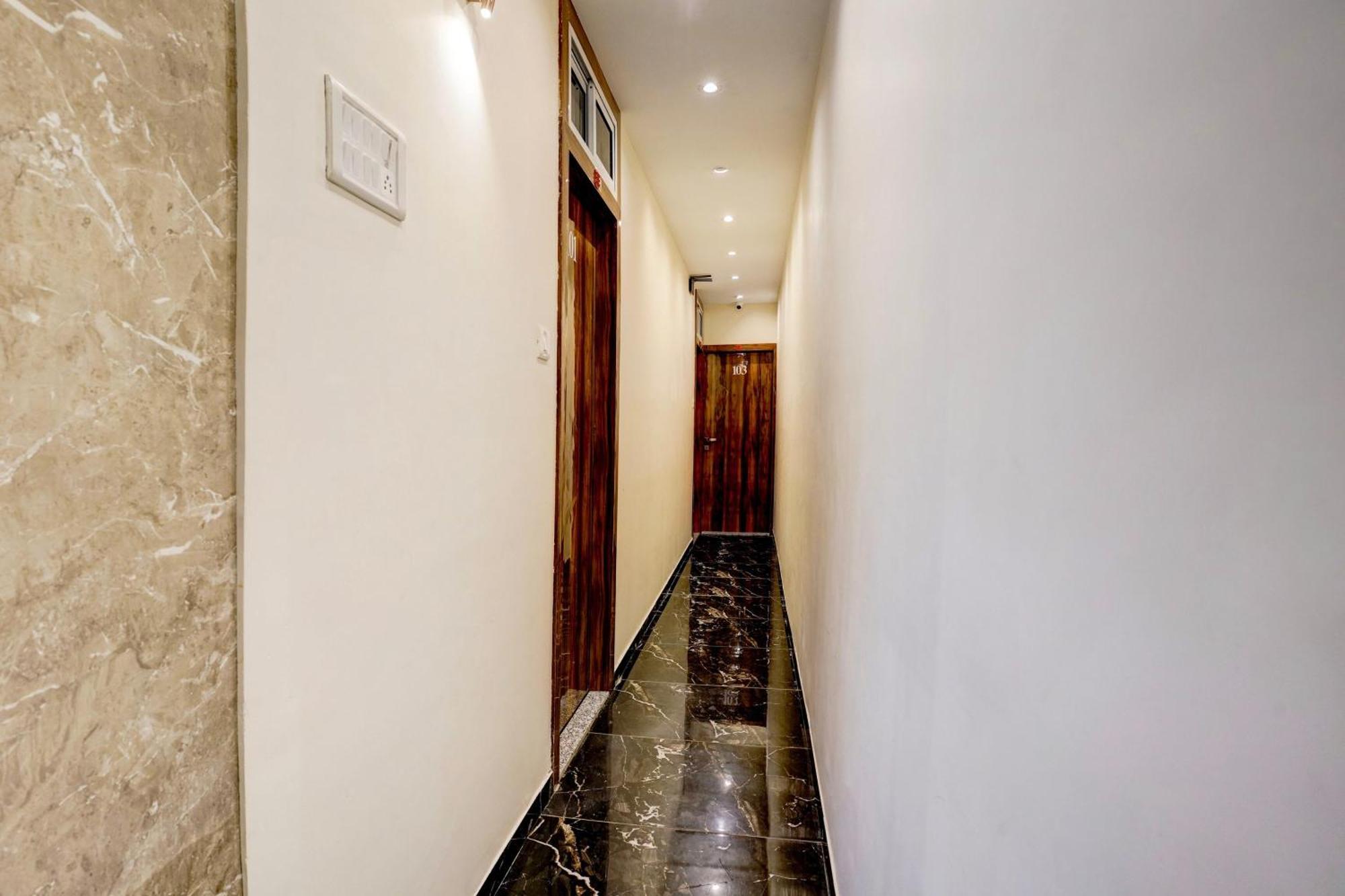 Hotel O Ashirwad
