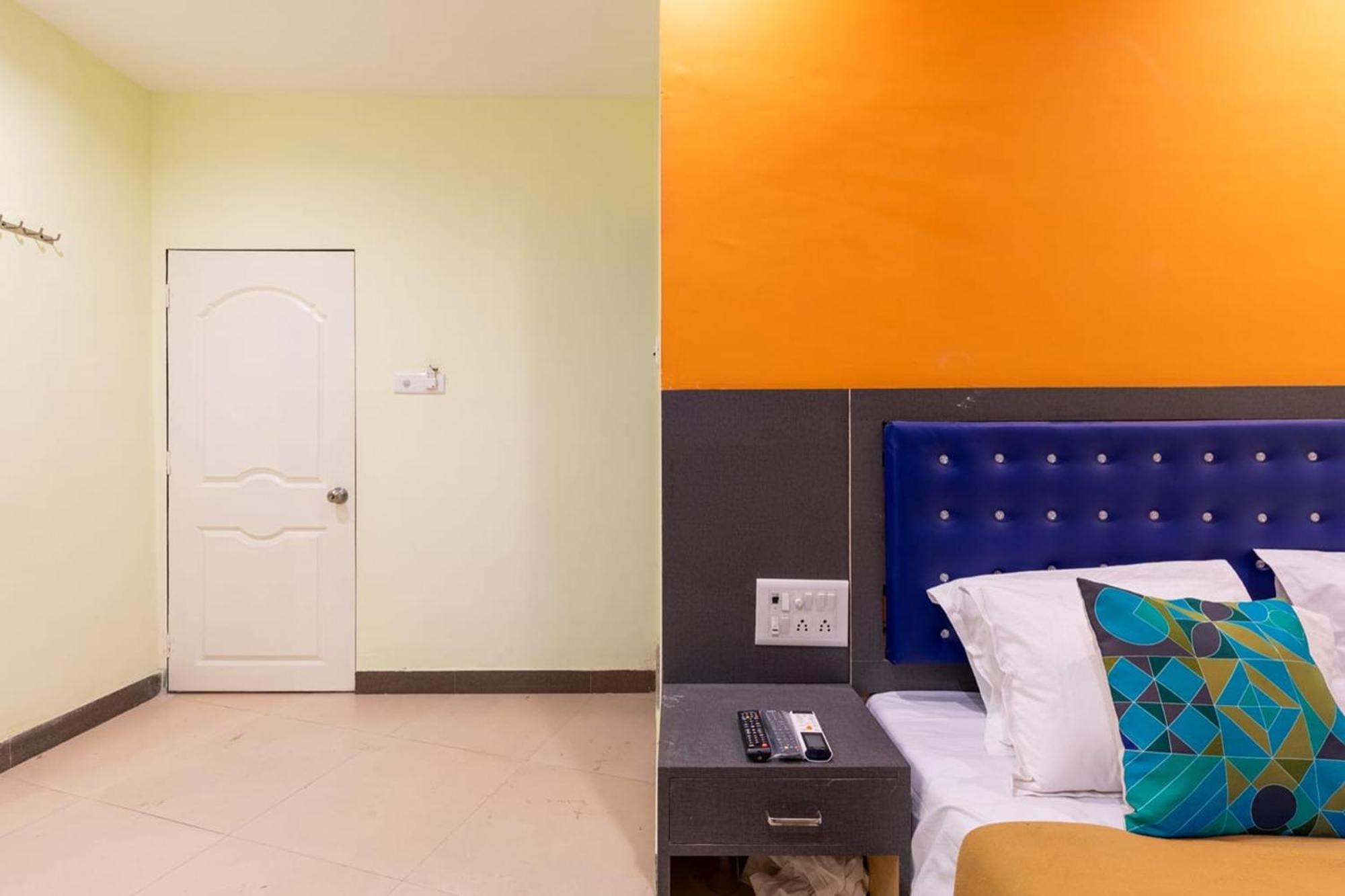 Hotel Shera Residency