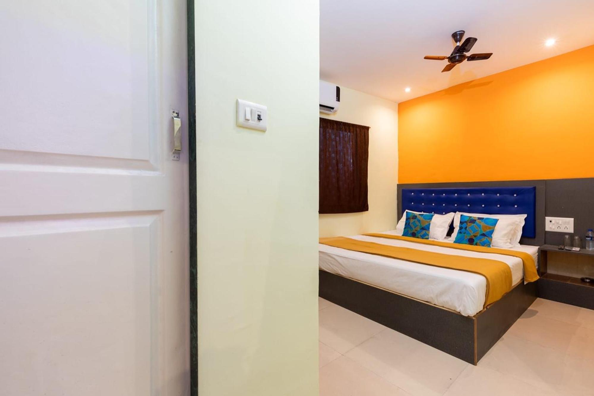 Shera Residency Hotel 2*