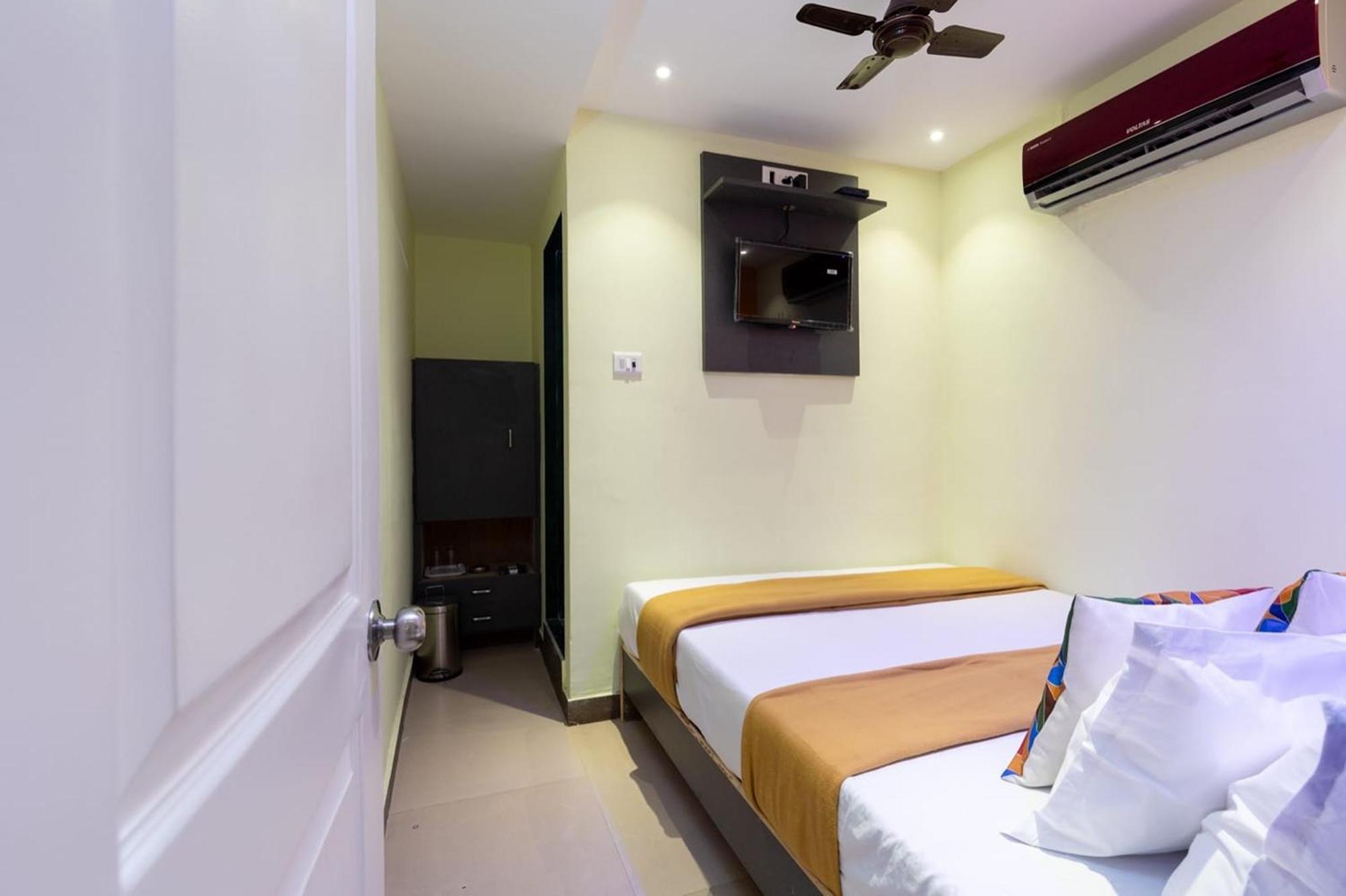 Shera Residency Hotel 2*