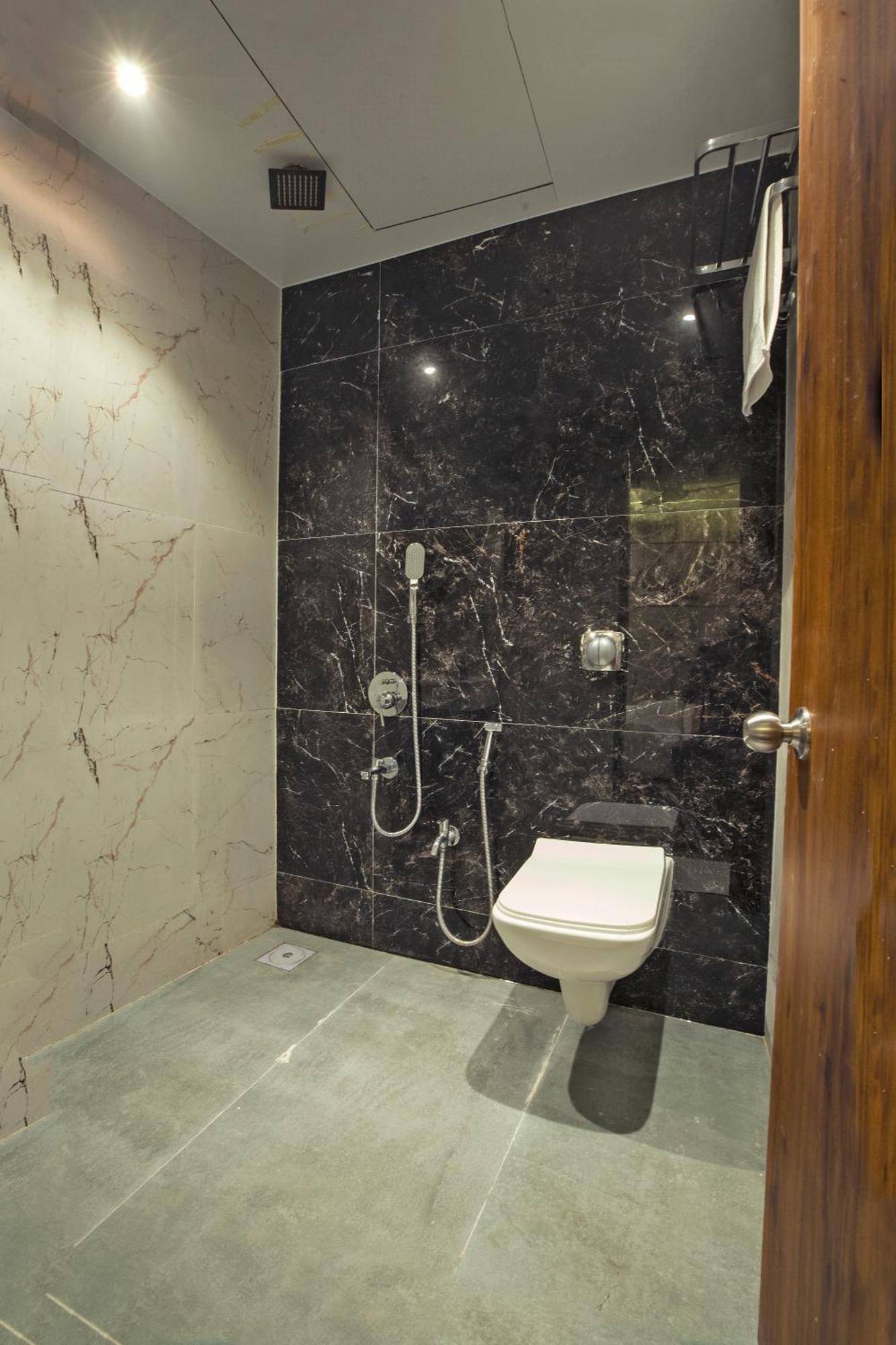 Nexus - Near Nesco 3* Mumbai