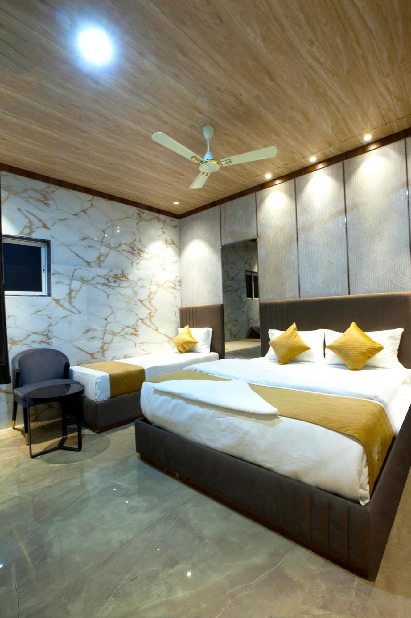 Nexus - Near Nesco Hotel 3*
