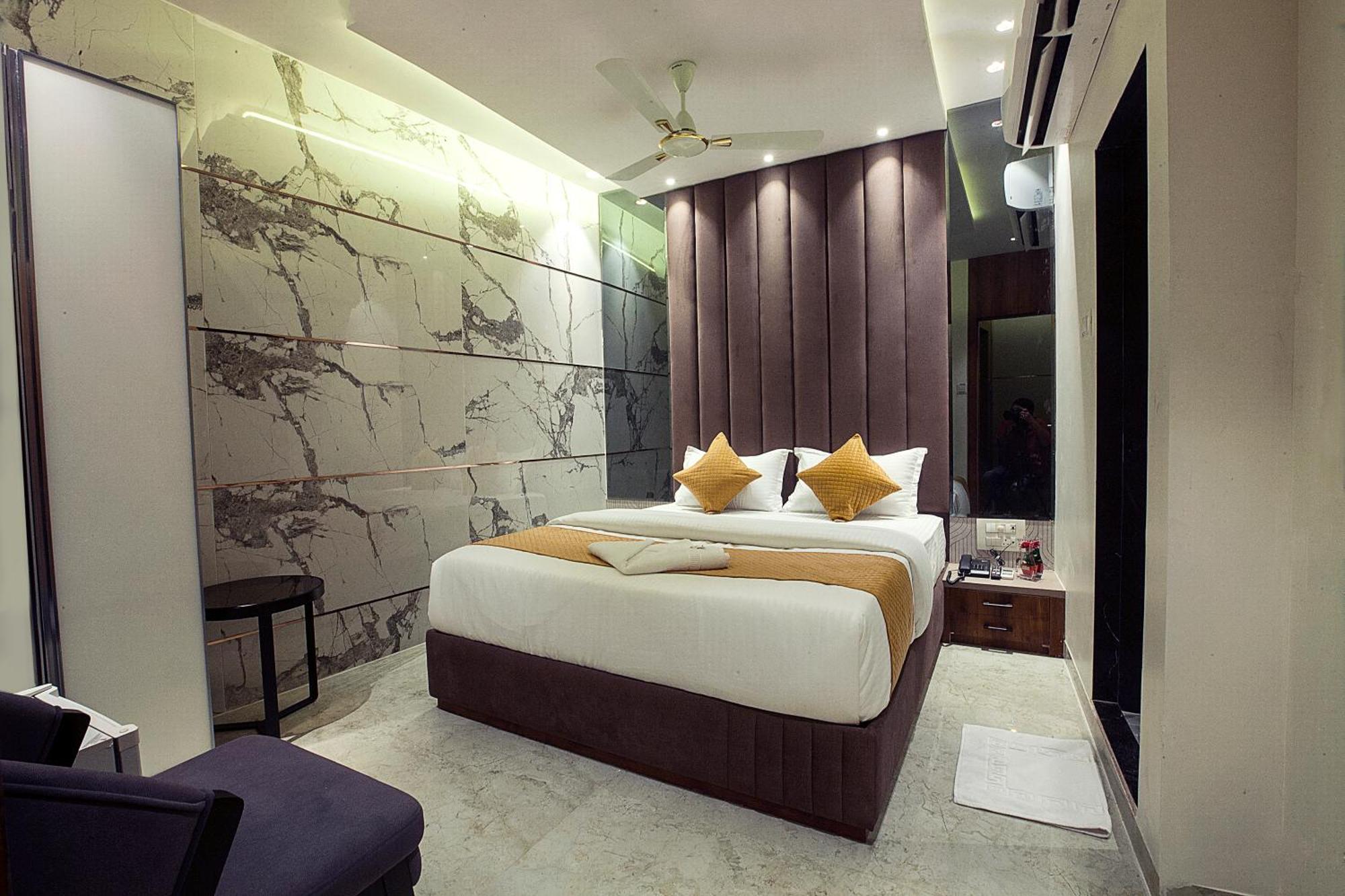 Nexus - Near Nesco 3* Mumbai