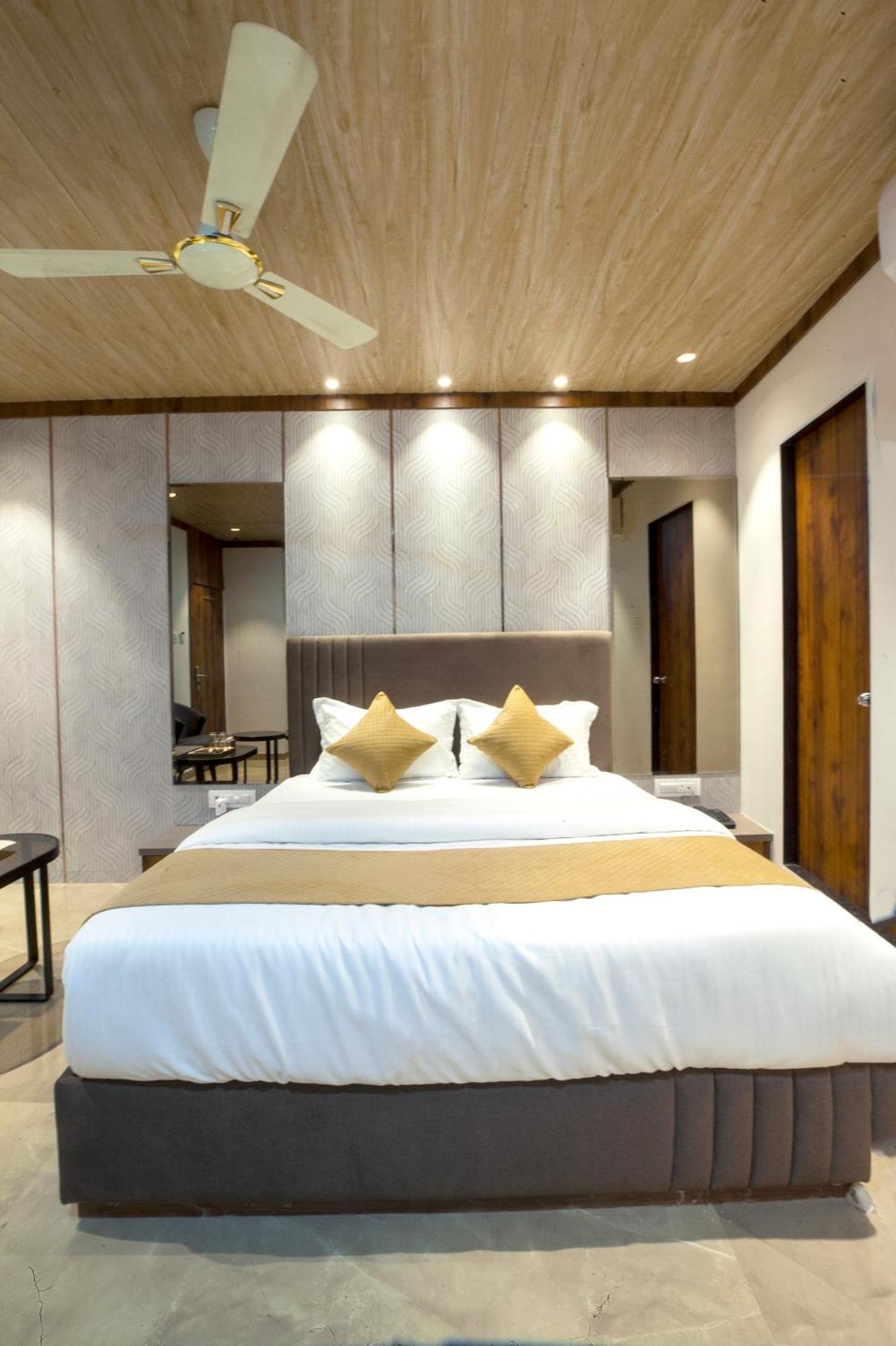 Hotel Nexus - Near Nesco Mumbai