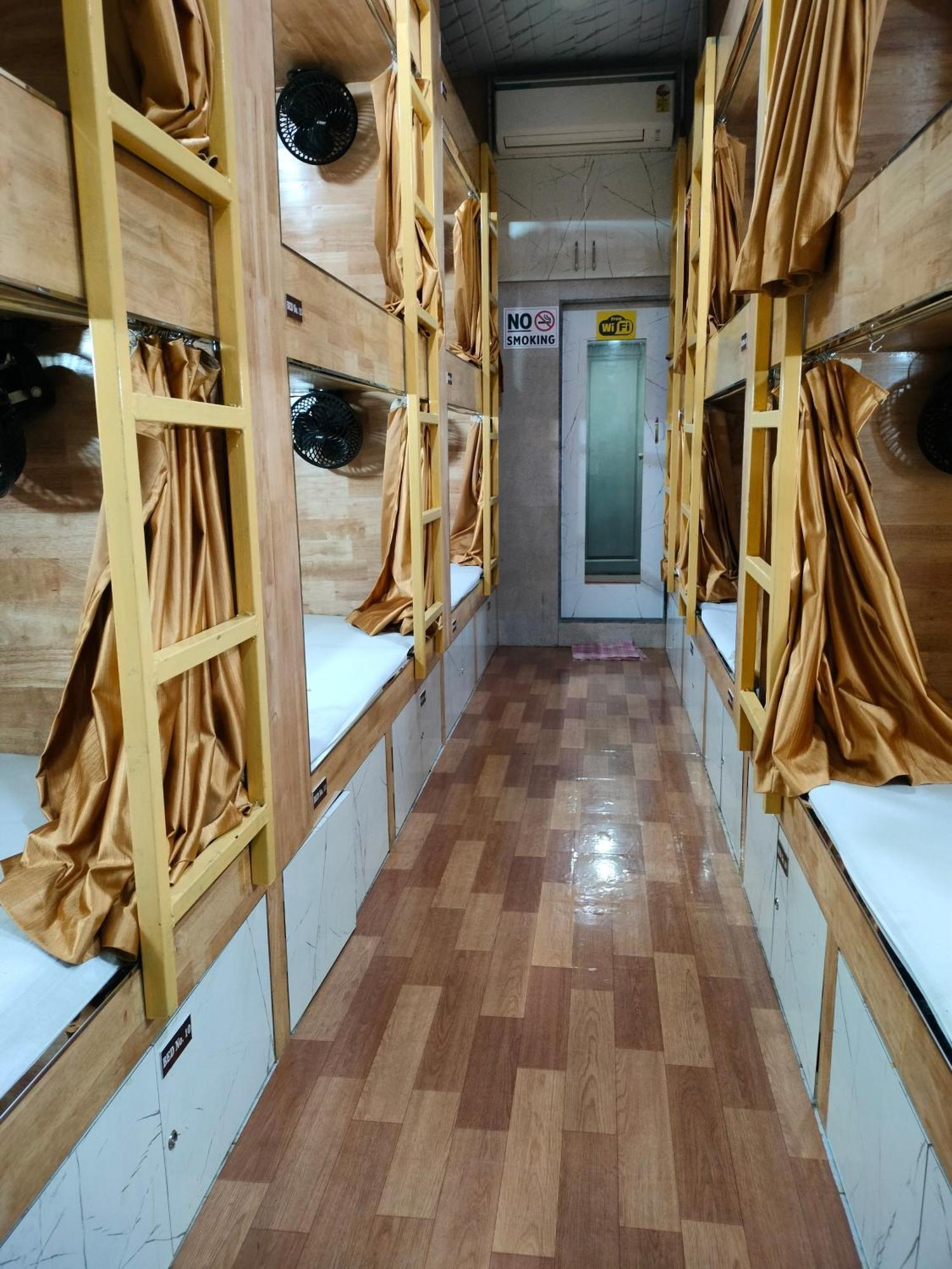 Breeze Bed Space Hostel *
