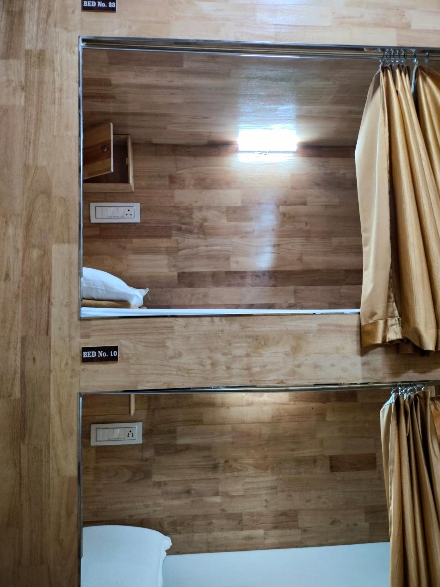 Breeze Bed Space Hostel Mumbai