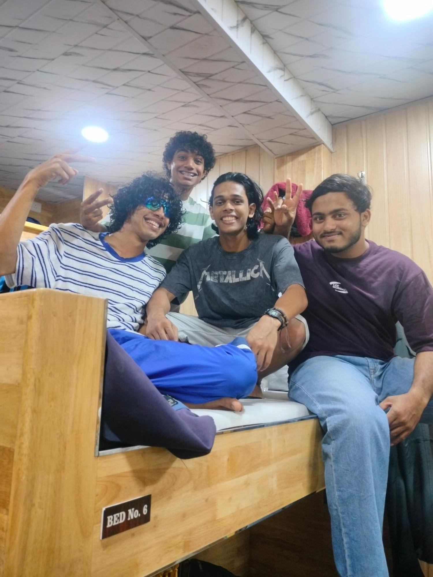 Hostel Breeze Bed Space Mumbai