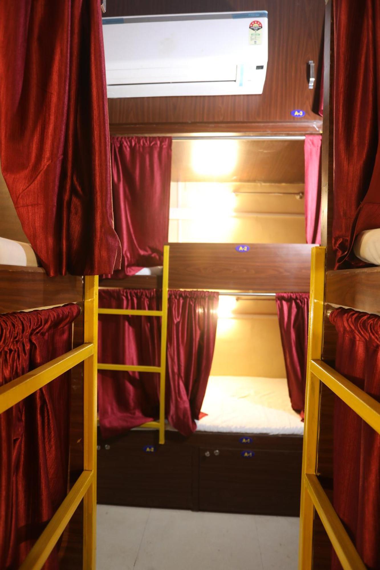 Hostel Mango Goregaon & Pg Mumbai