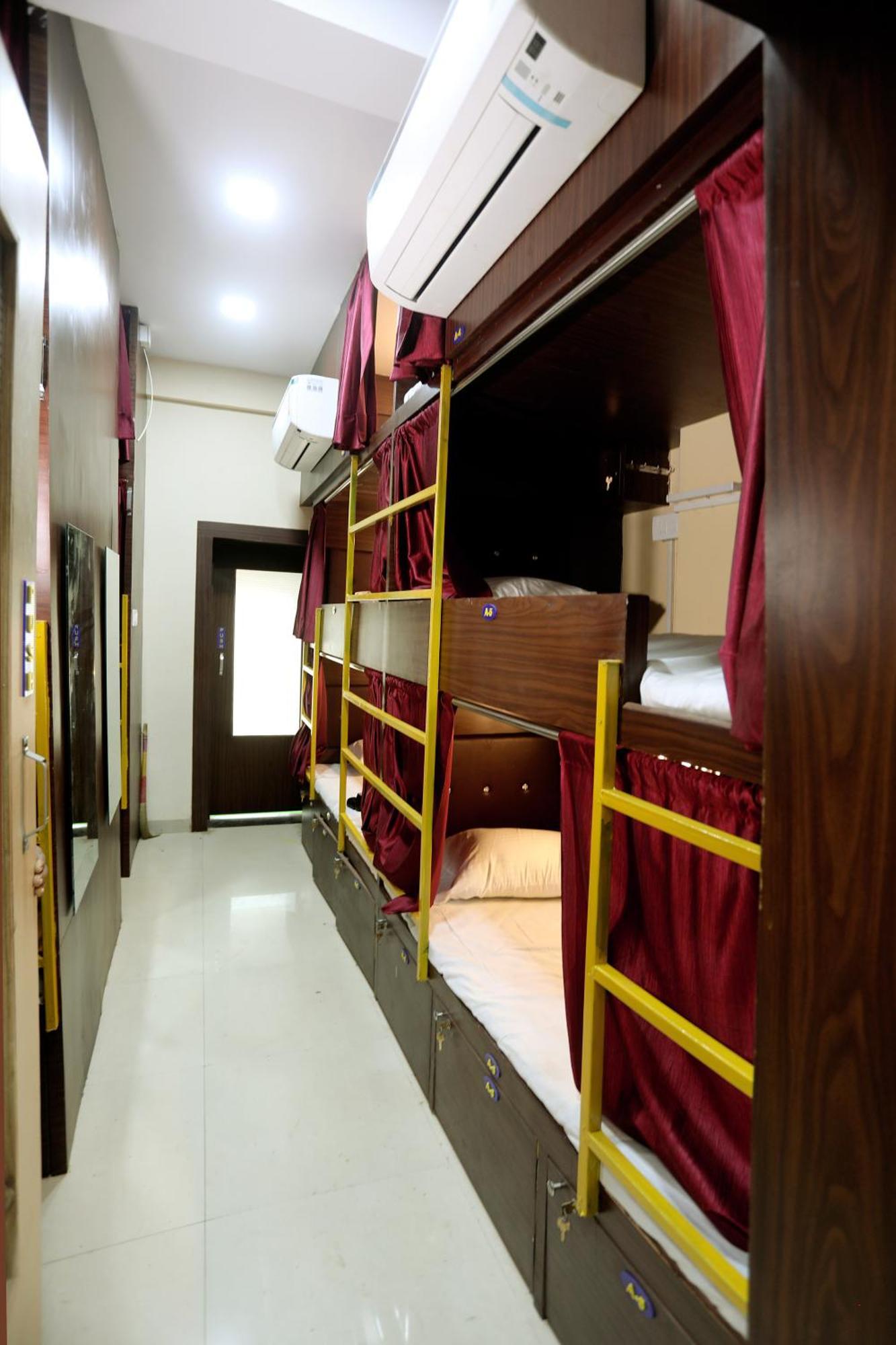 Hostel Mango Goregaon & Pg Mumbai