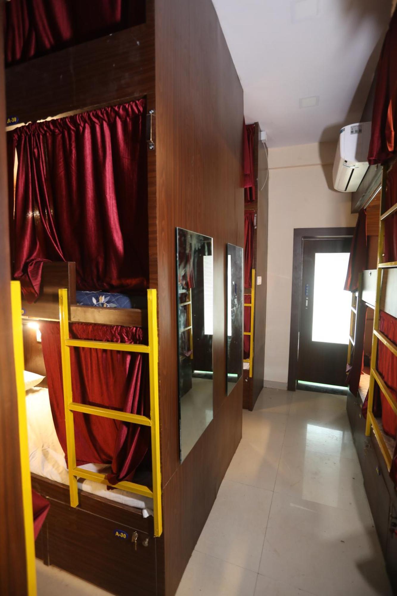 Hostel Mango Goregaon & Pg