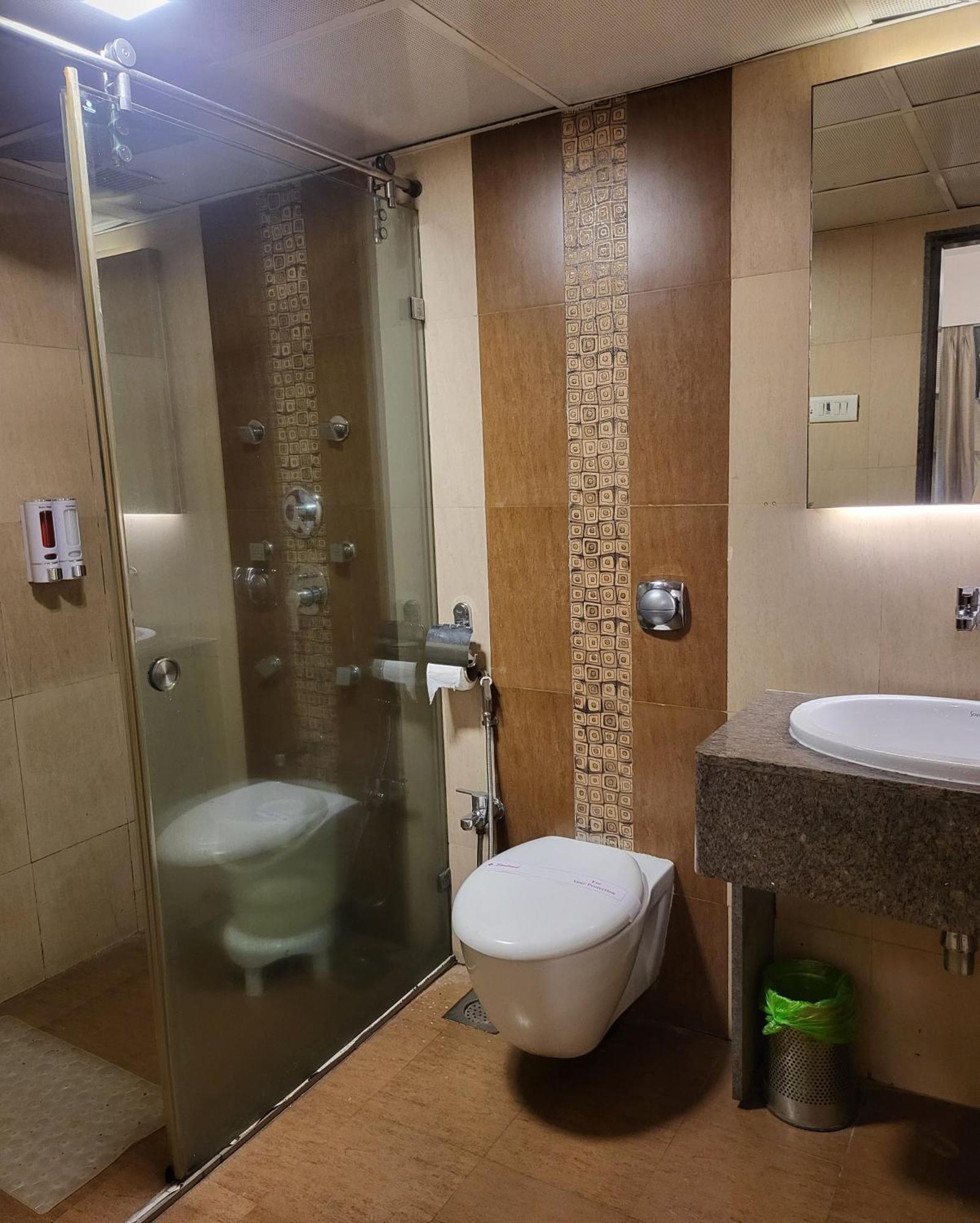 Maharana Chembur Hotel
