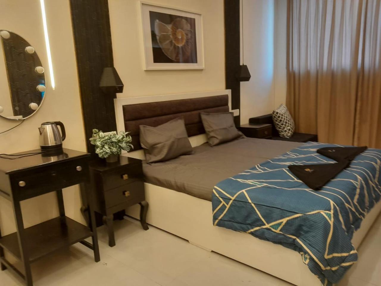 Ivy Splendour Private A, Oshiwara Apartment