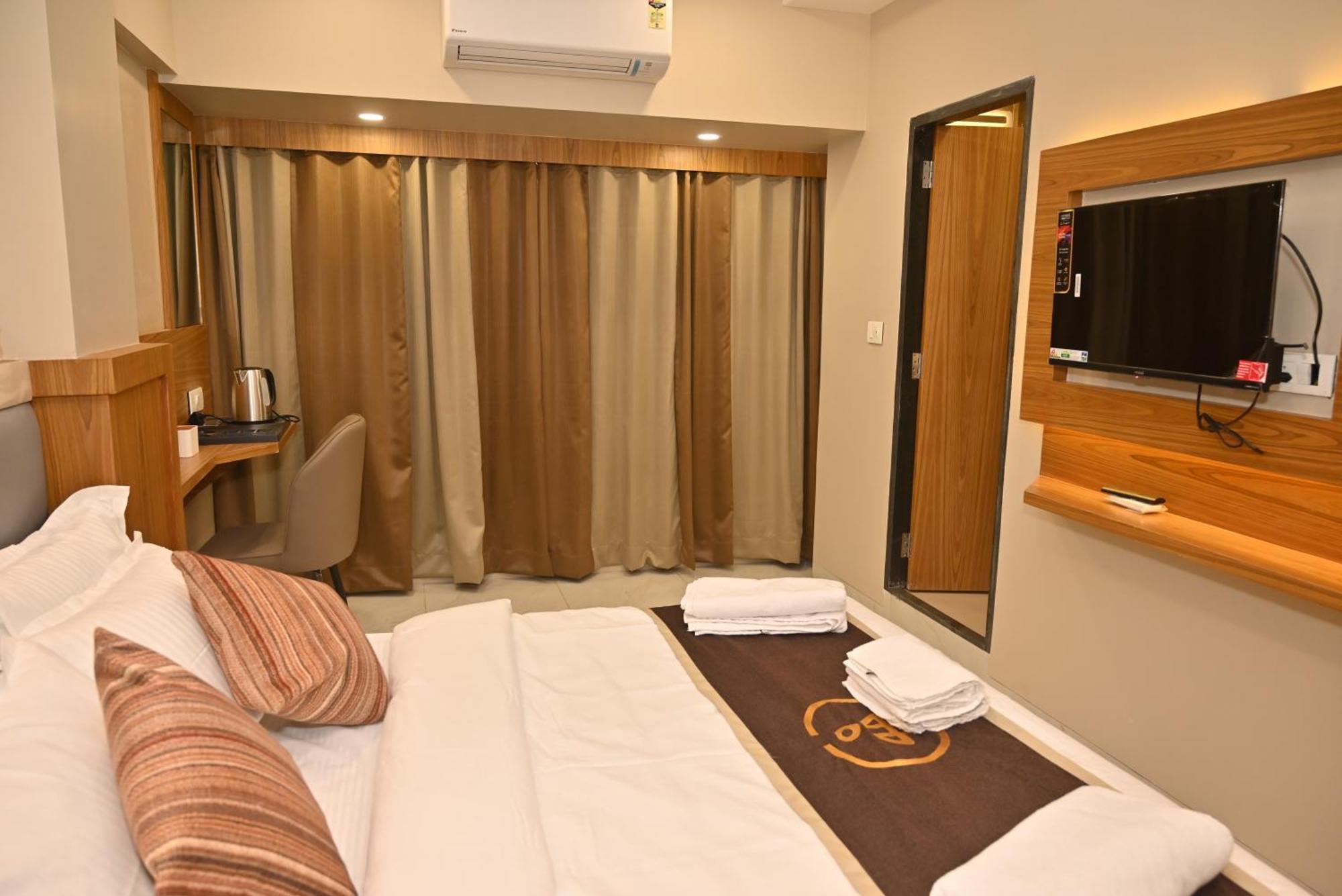 Hotel Galaxy Bkc