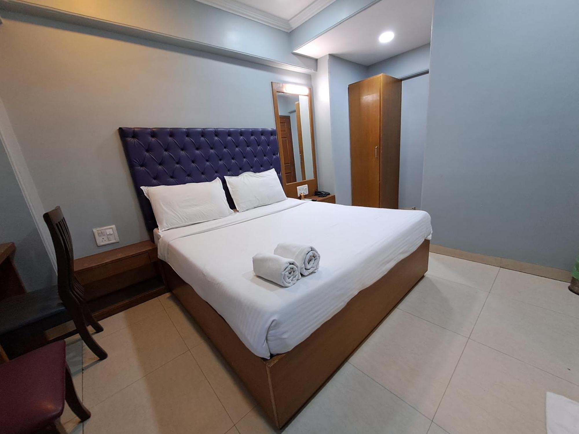 Hotel Cruz Royale Mumbai