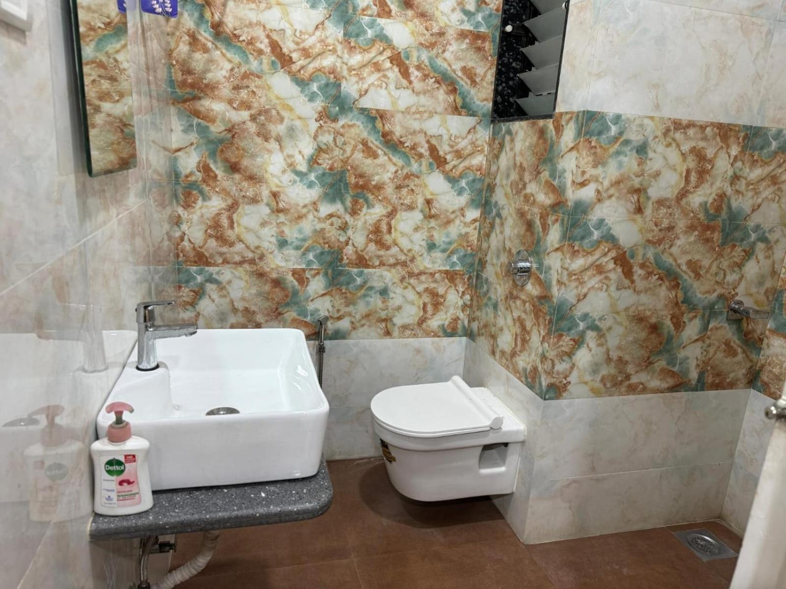 Luxurious 4bhk In Kandivli Spacious Scenic And Family Friendly Apartment