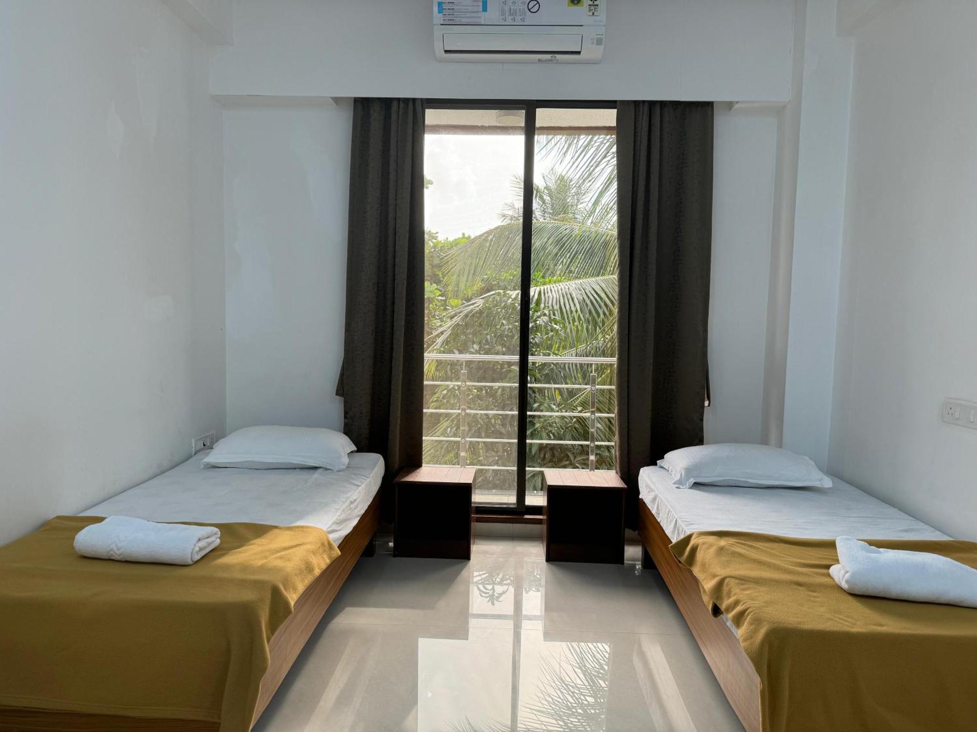 Luxurious 4bhk In Kandivli Spacious Scenic And Family Friendly