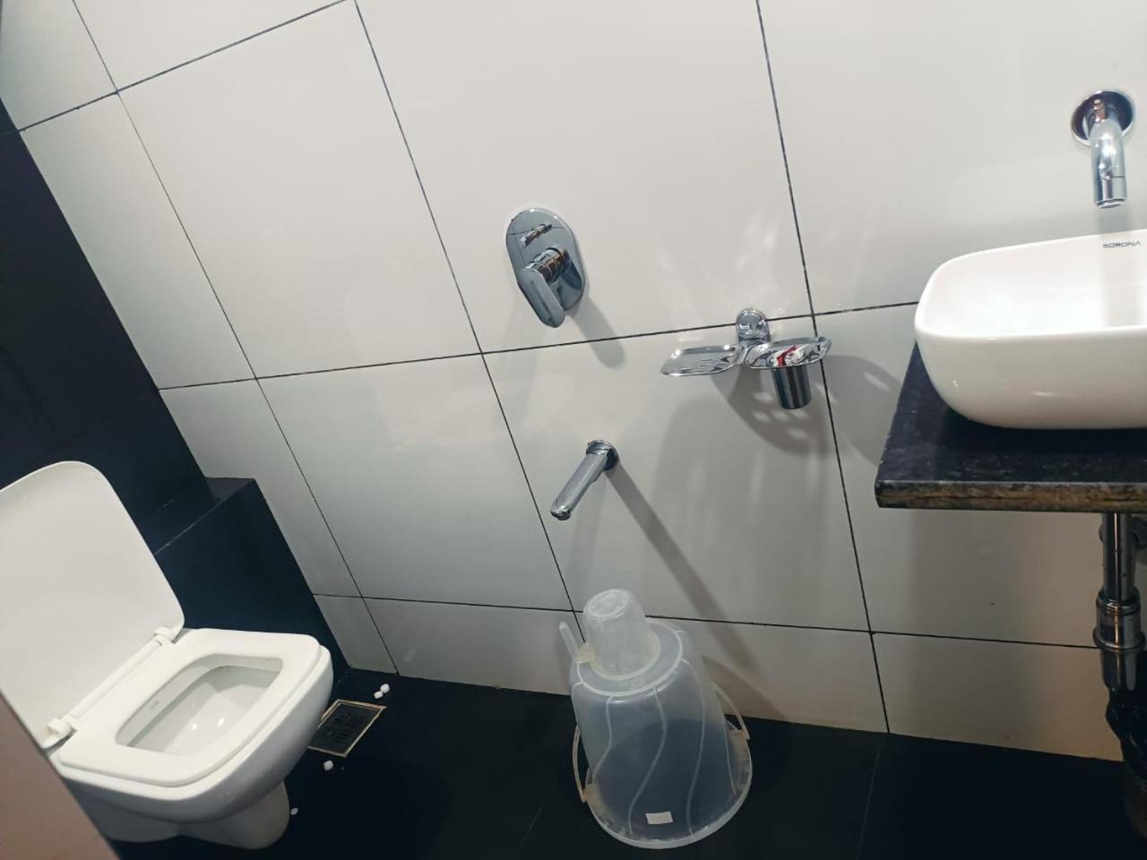 Dc Comfort-andheri West Guest house