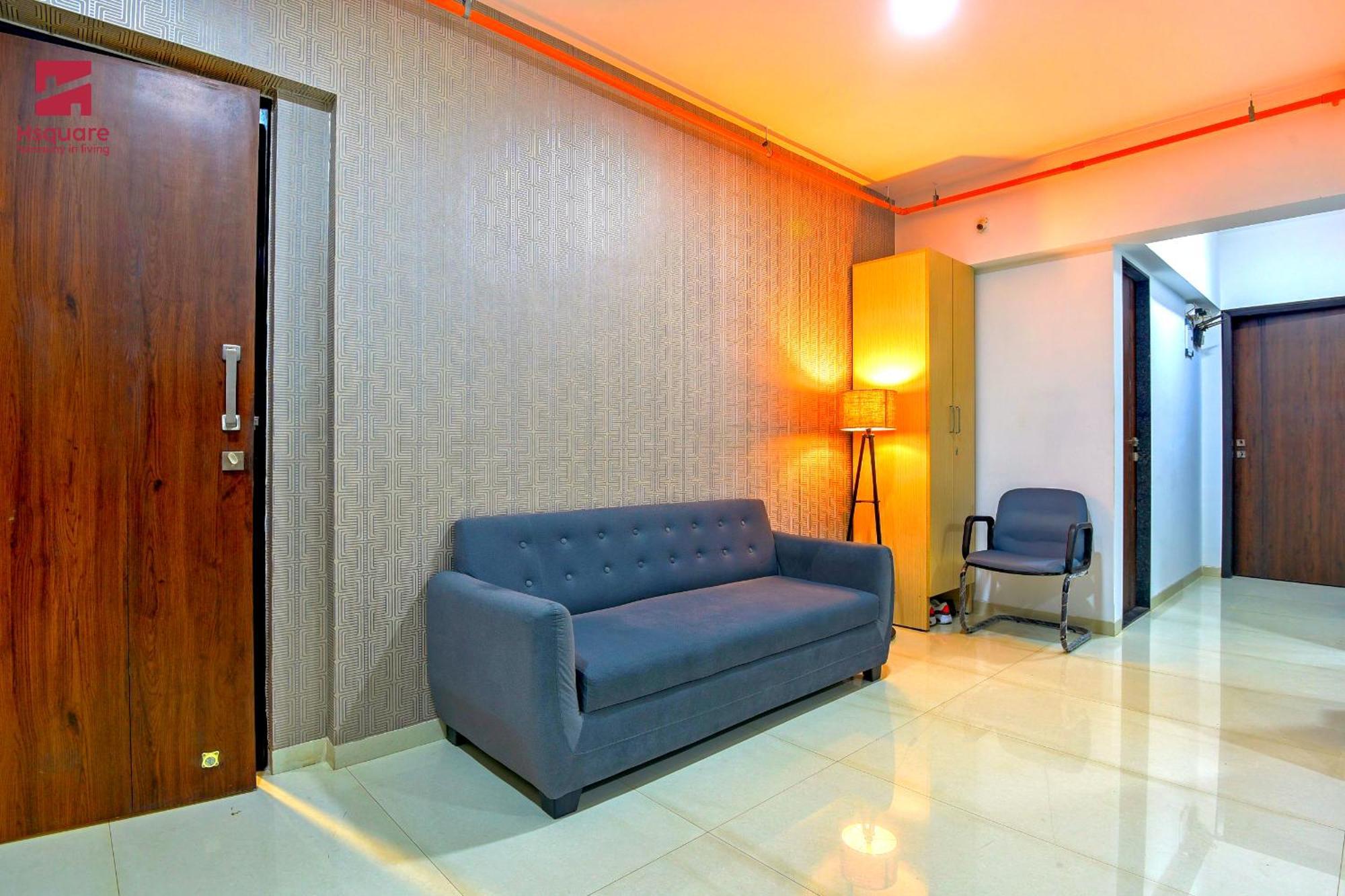Hsquare Luxury Goregaon Apartment *