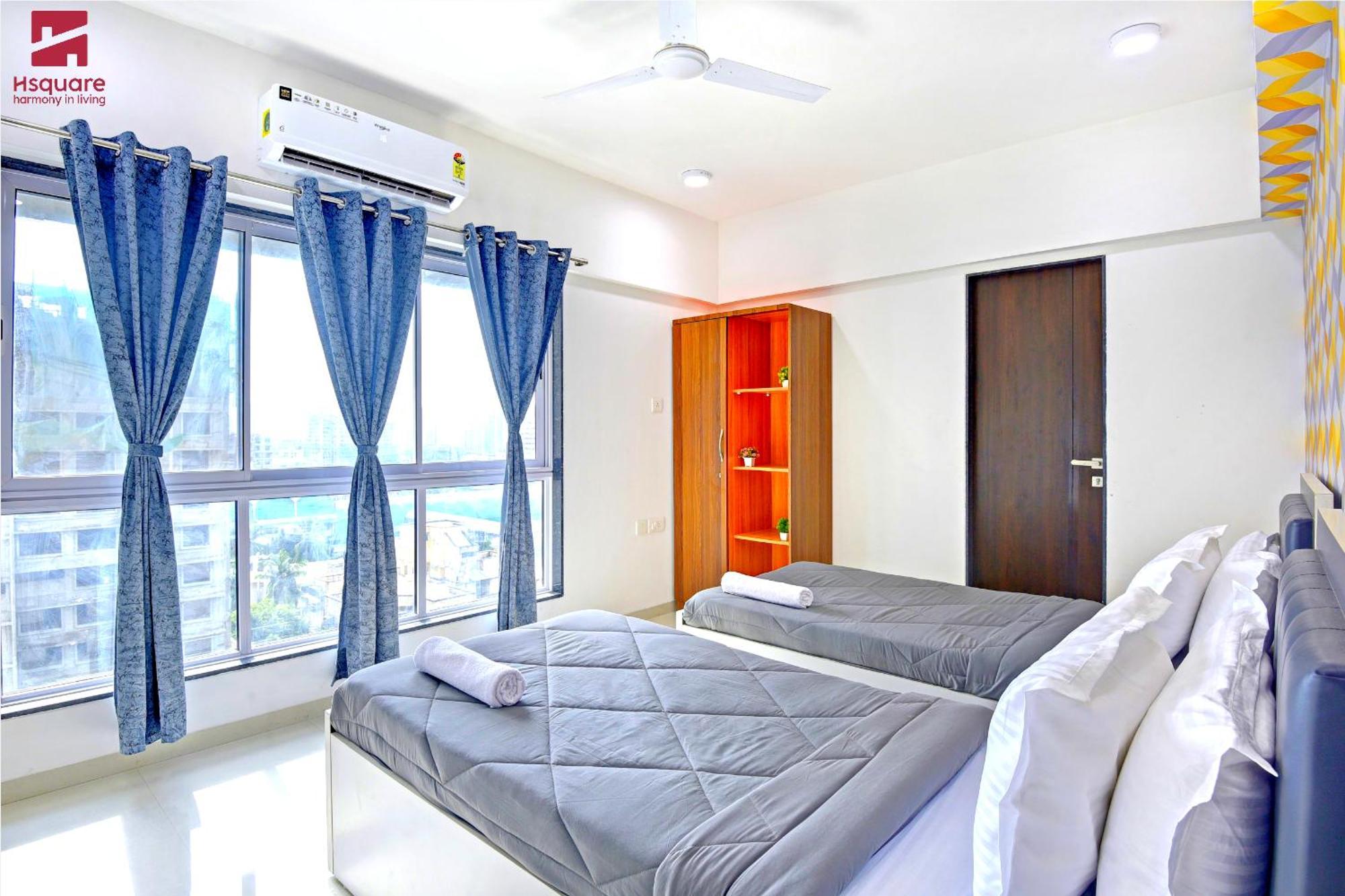 Hsquare Luxury Goregaon Apartment *