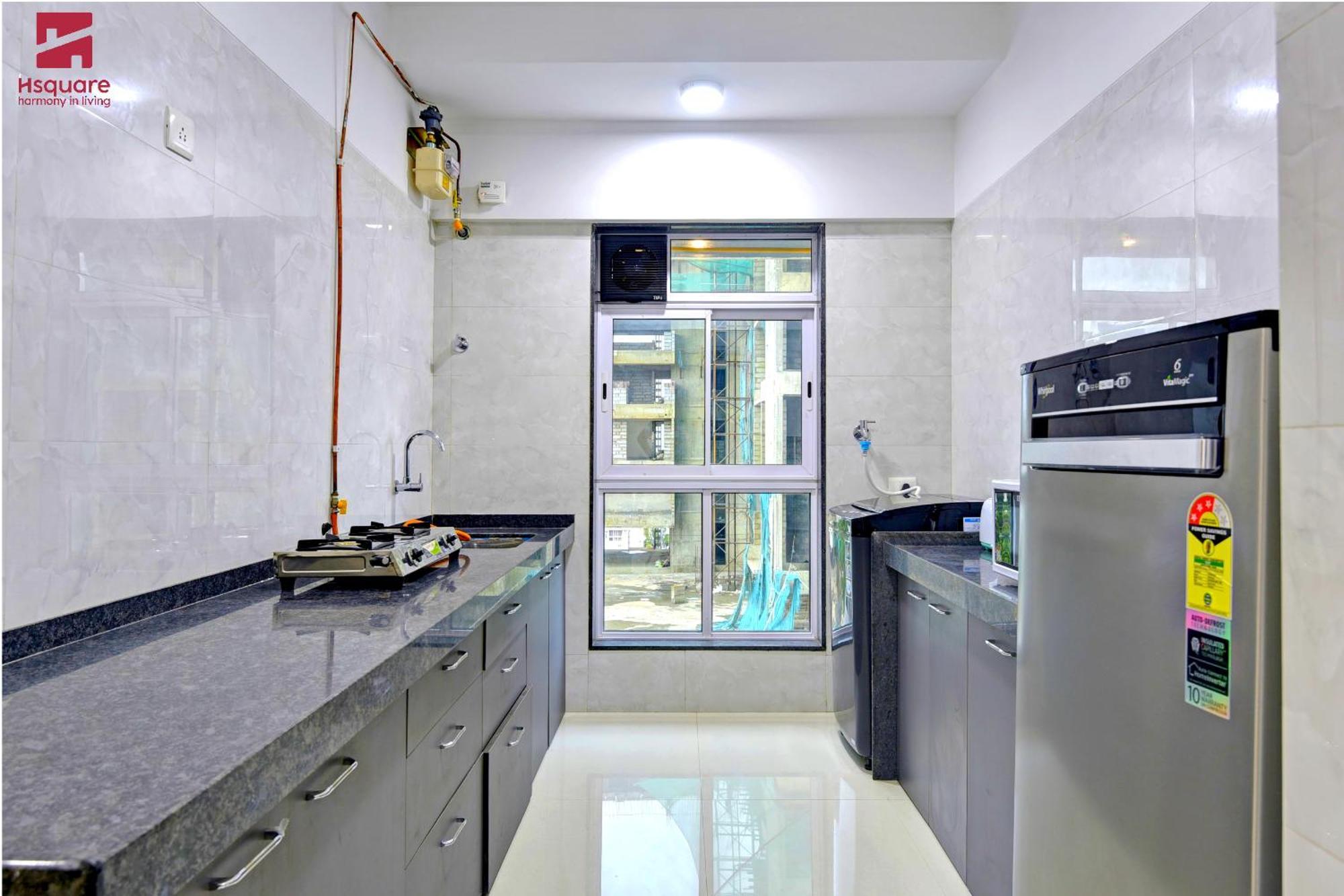 Hsquare Luxury Goregaon Apartment *
