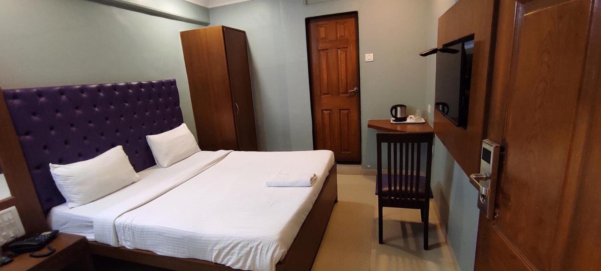 Hotel Cruz Royale 3*