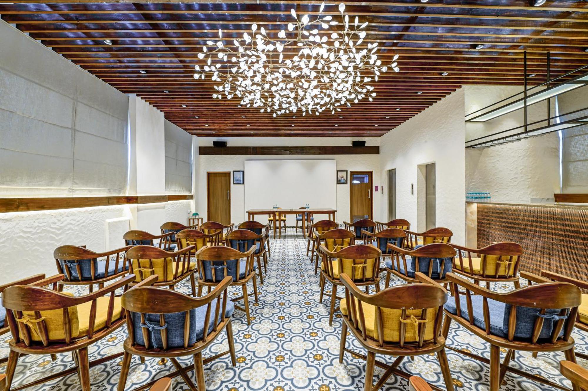 Regal Enclave Hotel