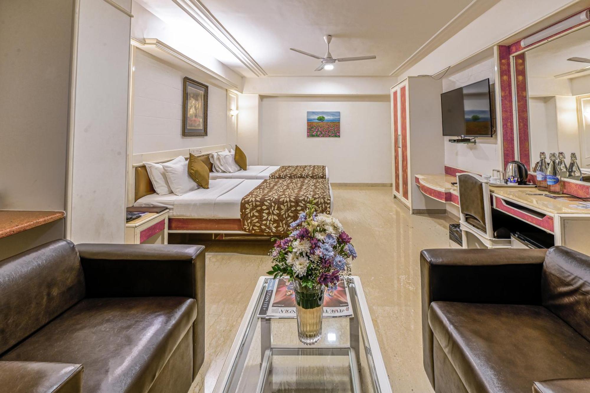 Regal Enclave 3*