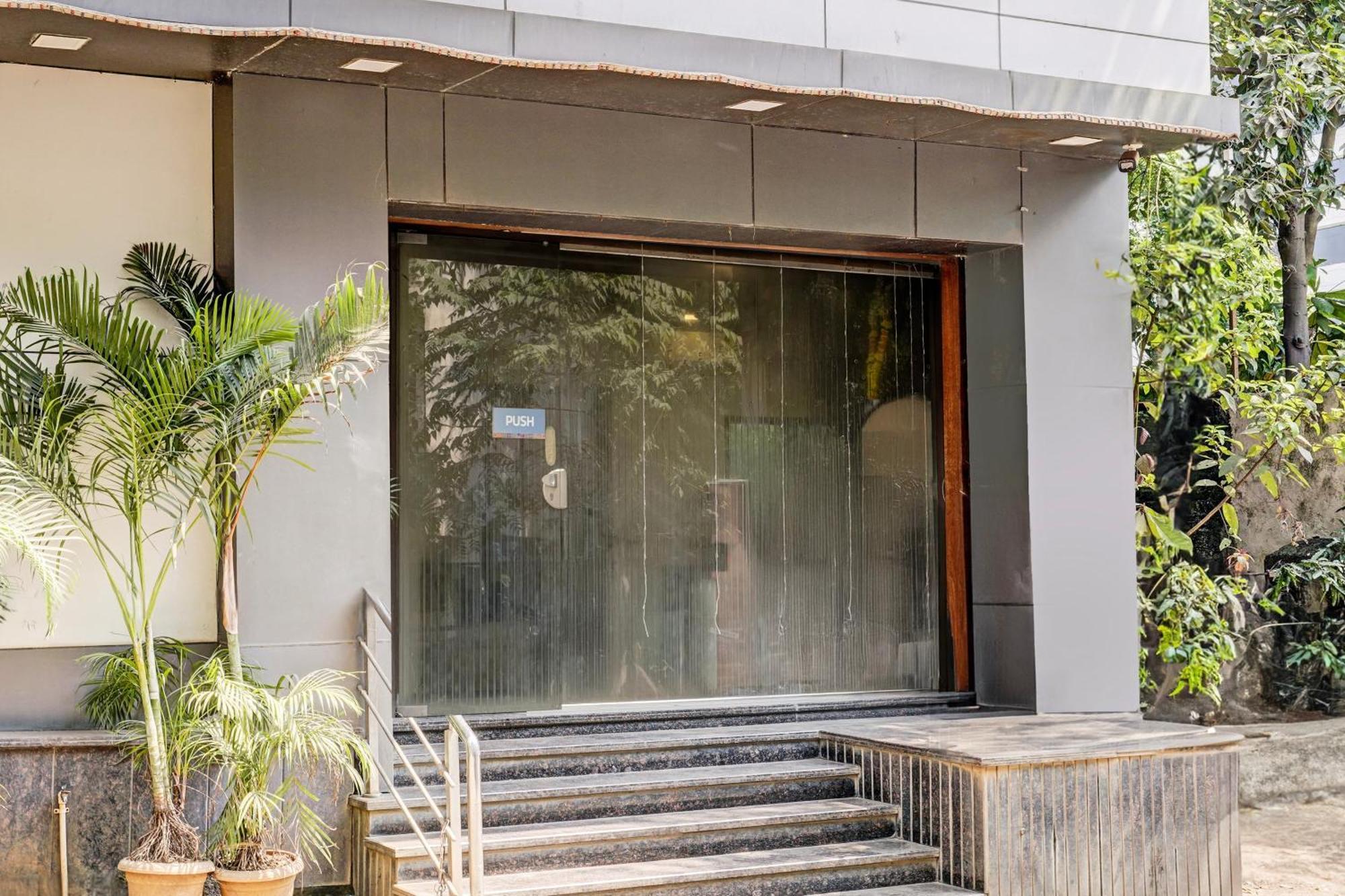 Super Collection O Airport Metro Andheri East Mumbai