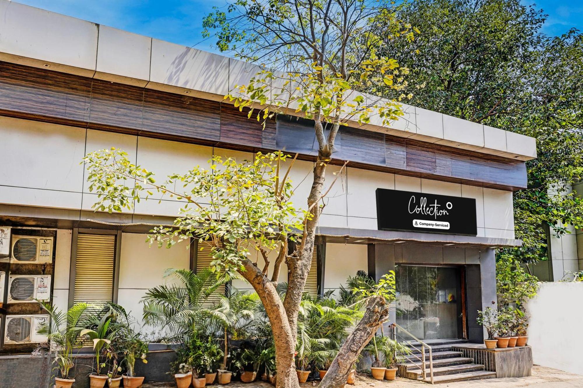 Super Collection O Airport Metro Andheri East Mumbai