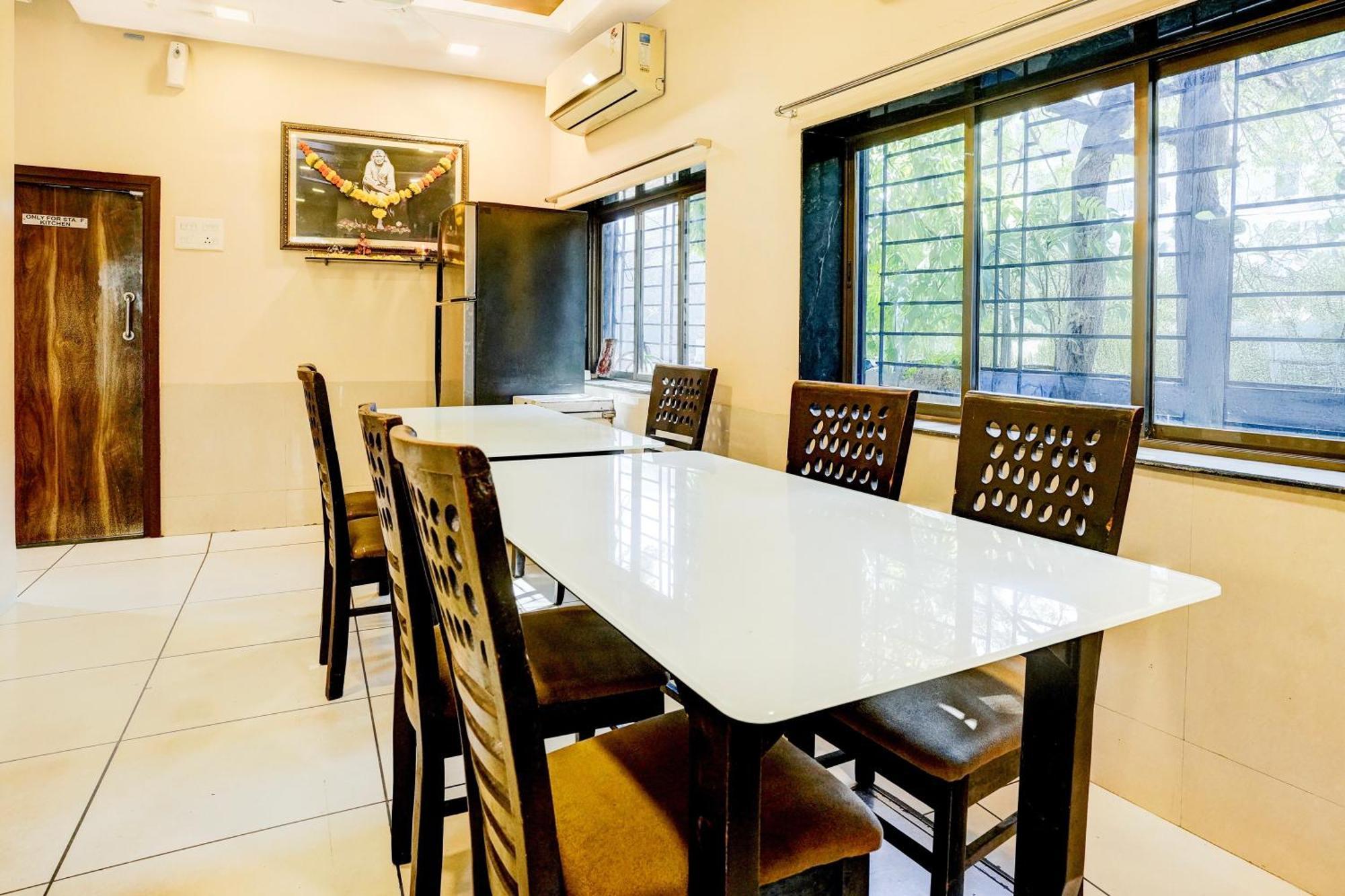 Super Collection O Airport Metro Andheri East Hotel 3*