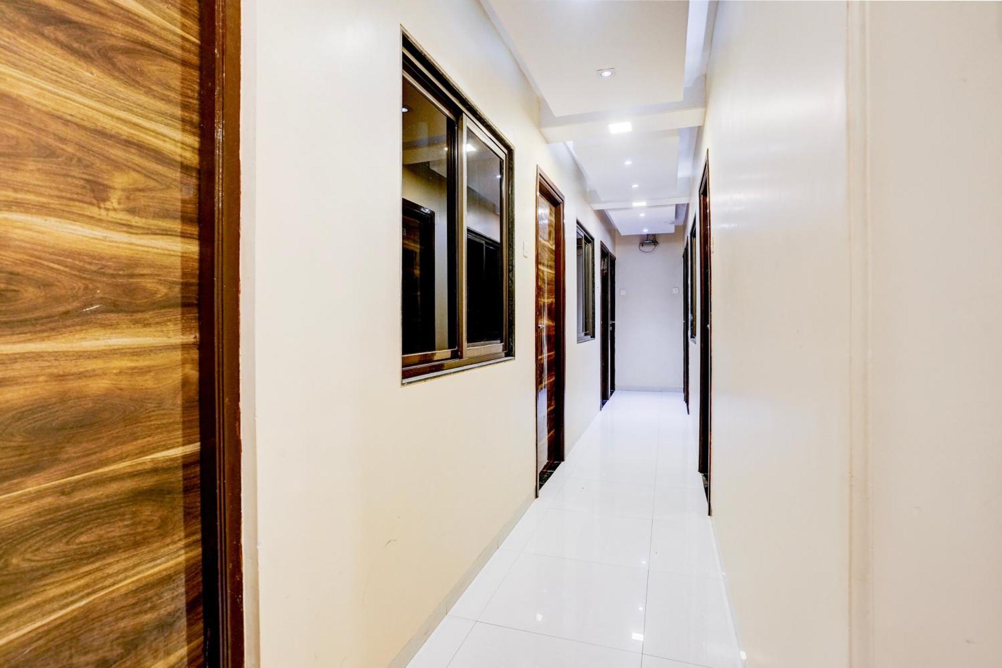Super Collection O Airport Metro Andheri East Hotel 3*