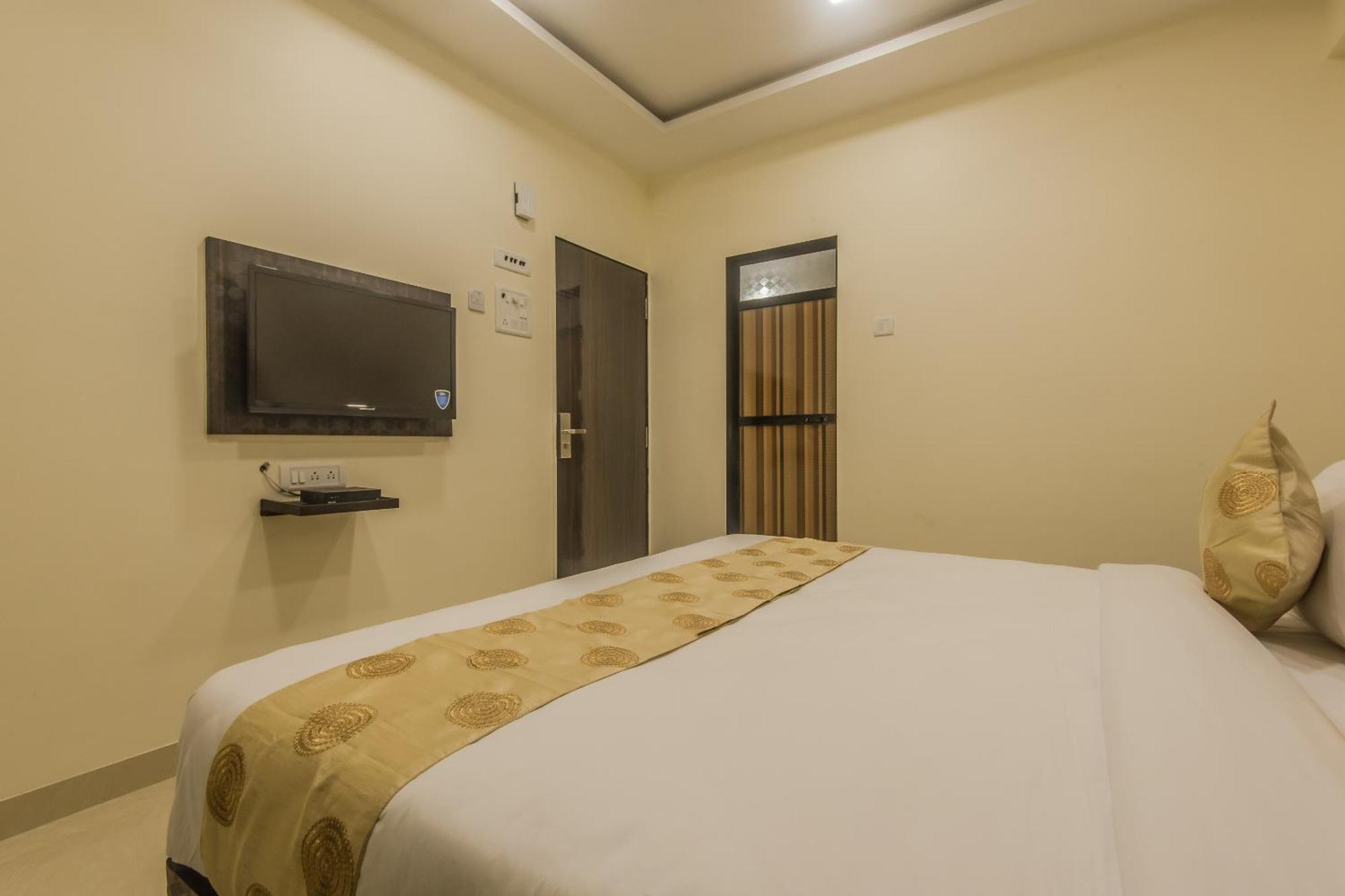 Super O Palace Near Don Bosco 3*