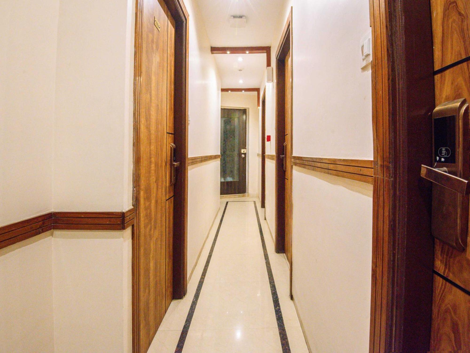 Hotel Skylink Hospitality Next To Amber Imperial Mumbai