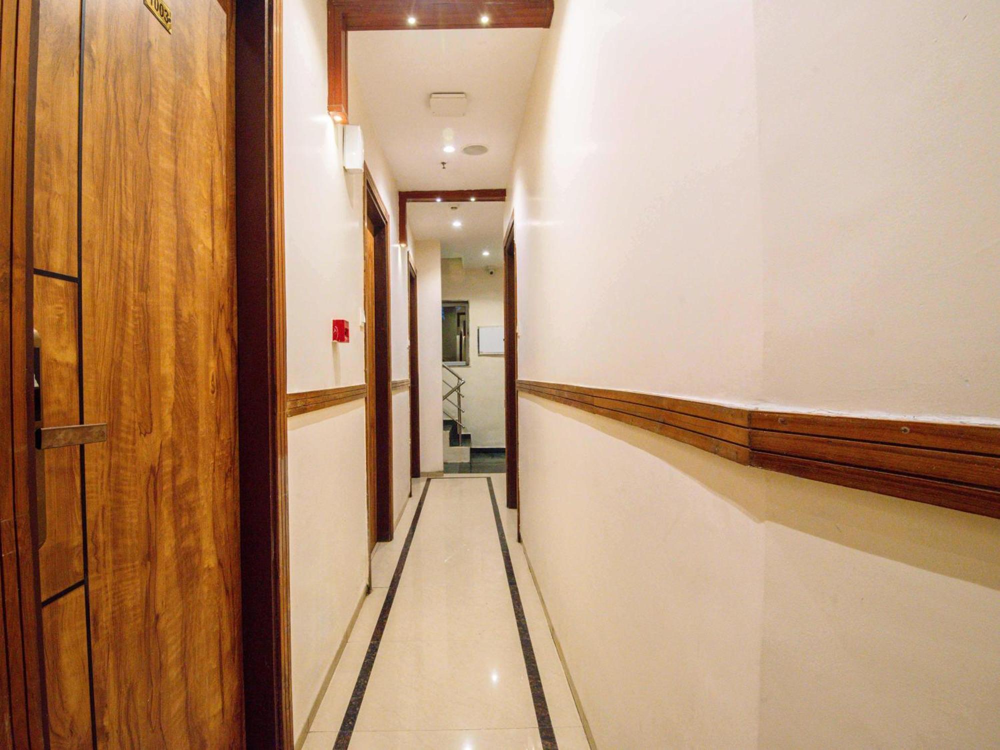 Skylink Hospitality Next To Amber Imperial Hotel 3*