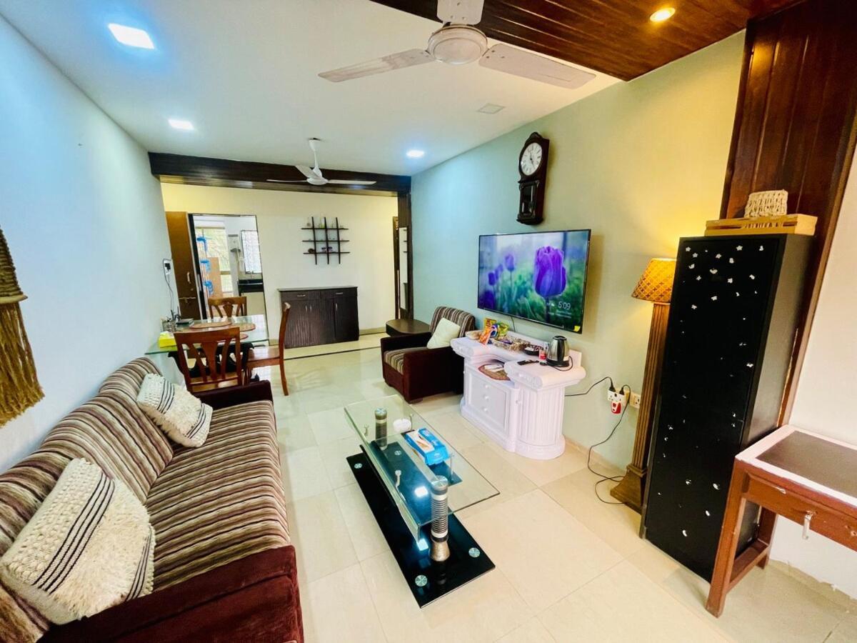 Bandra View 2bhk At Hill Road Mumbai