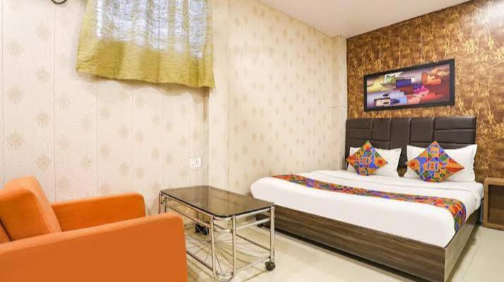 Aksa Near Juhu Hotel 3*