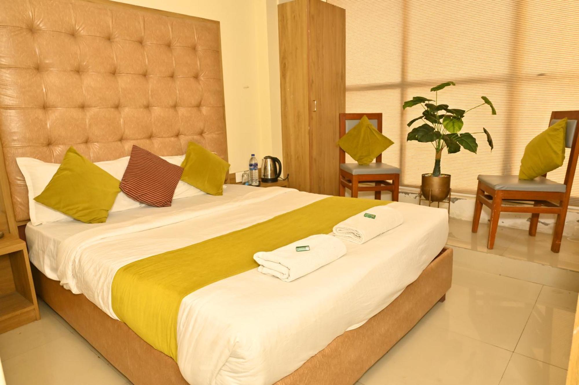 Hotel Preston *