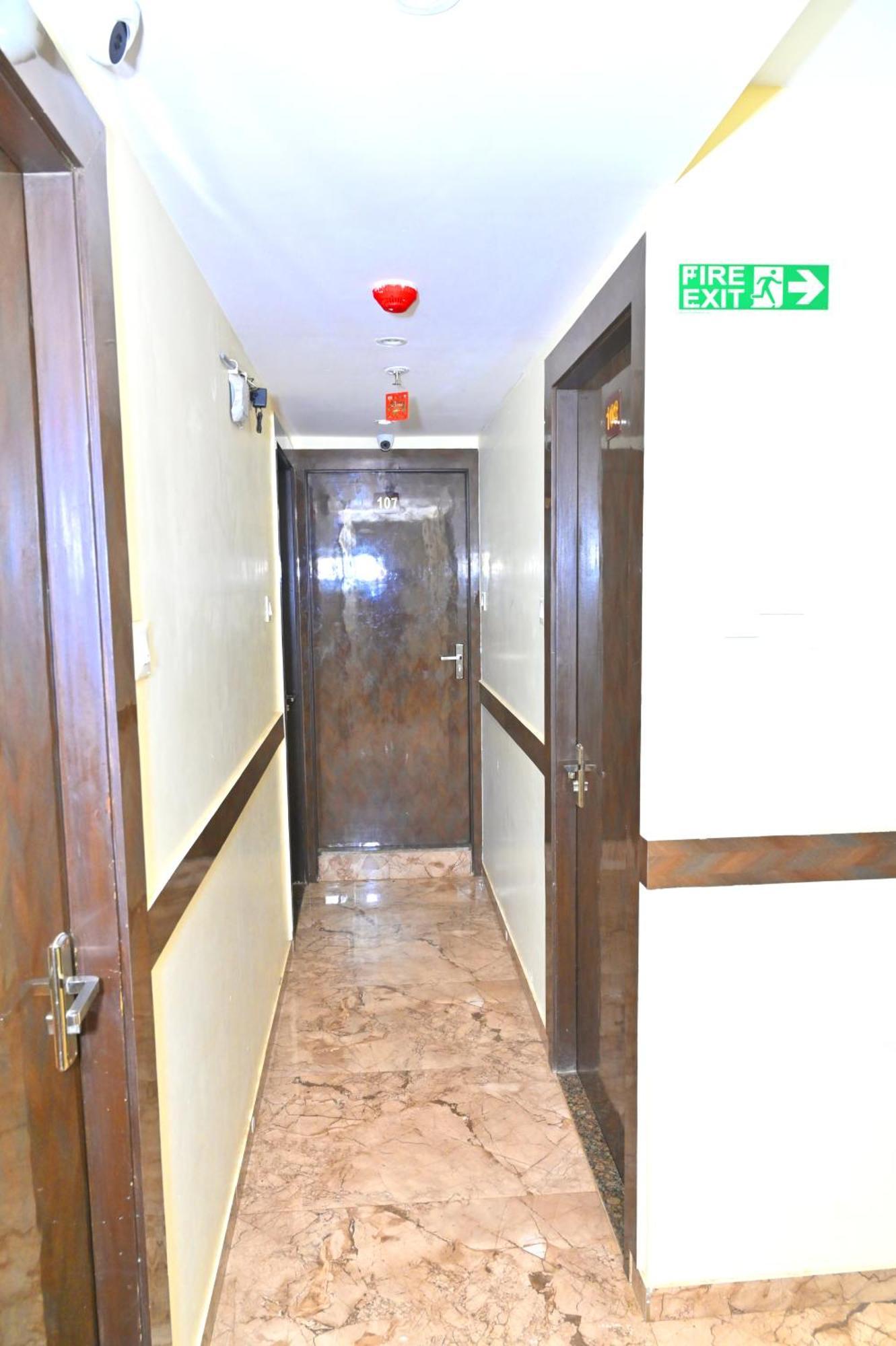 Preston Hotel *