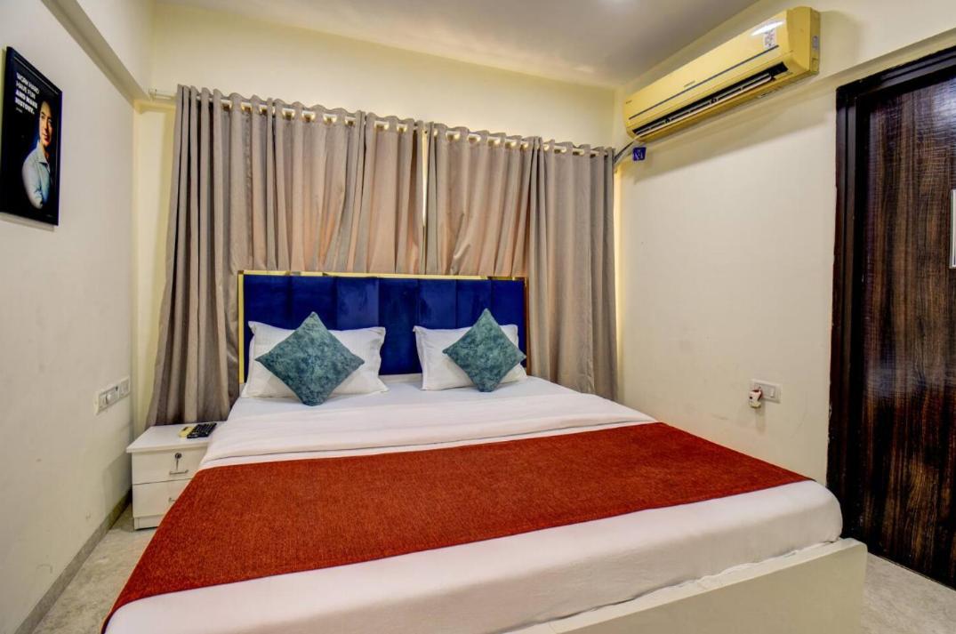 Apartment 1 Private Bedroom In A 2bhk Near Bkc Kalina