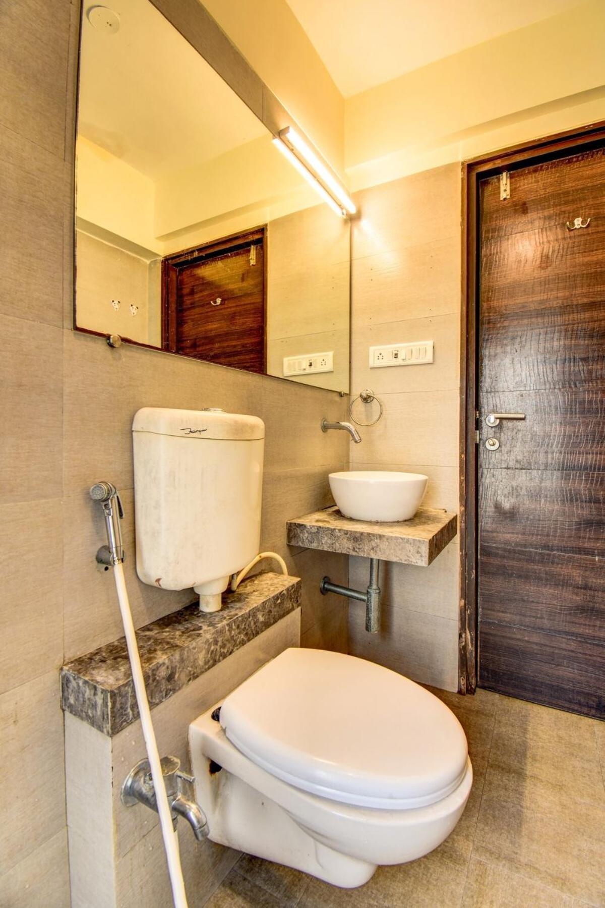 1 Private Bedroom In A 2bhk Near Bkc & Jio Center Apartment
