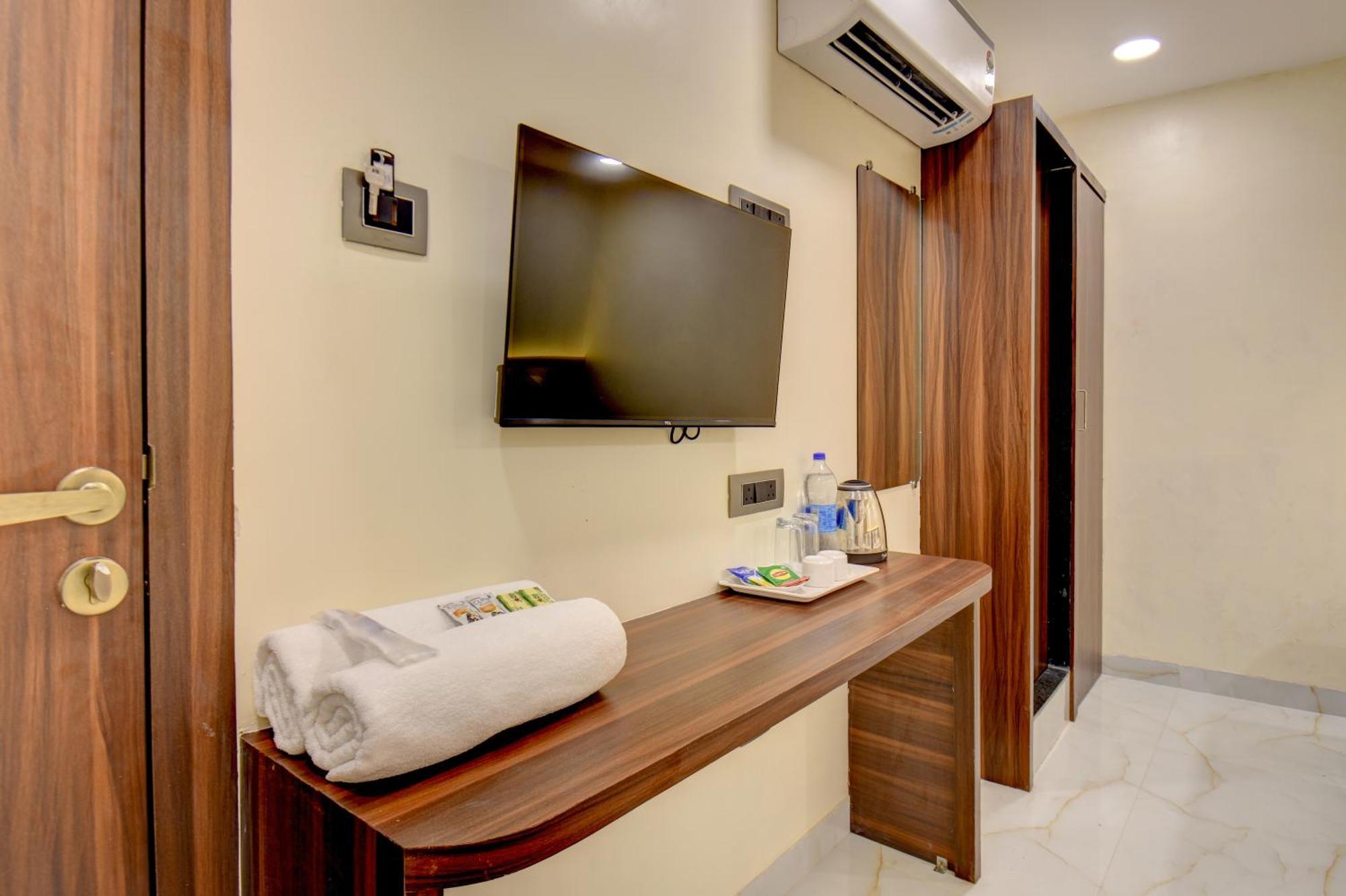 Majestic Crest Sakinaka Hotel