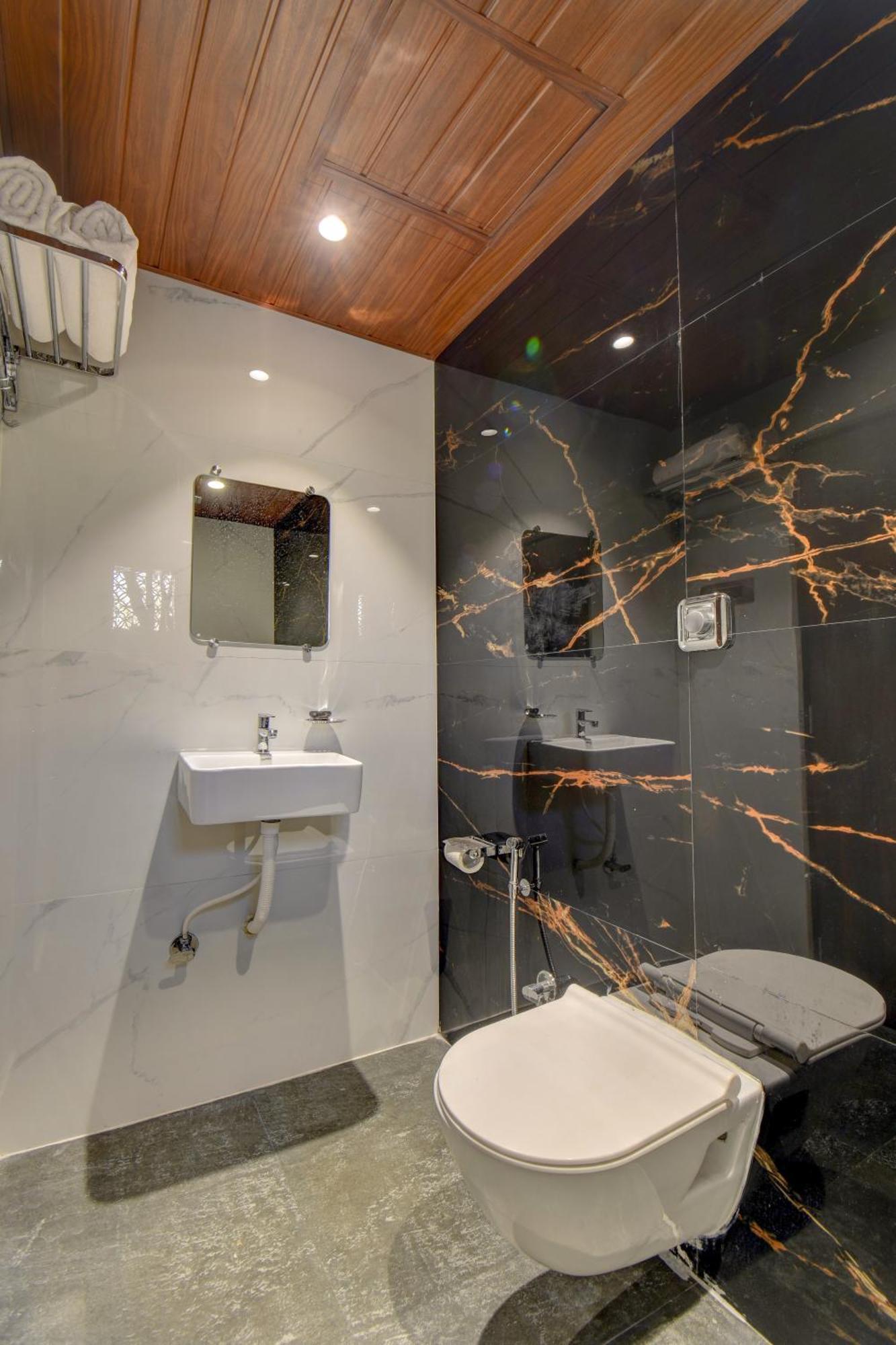 Hotel Majestic Crest Sakinaka 3*