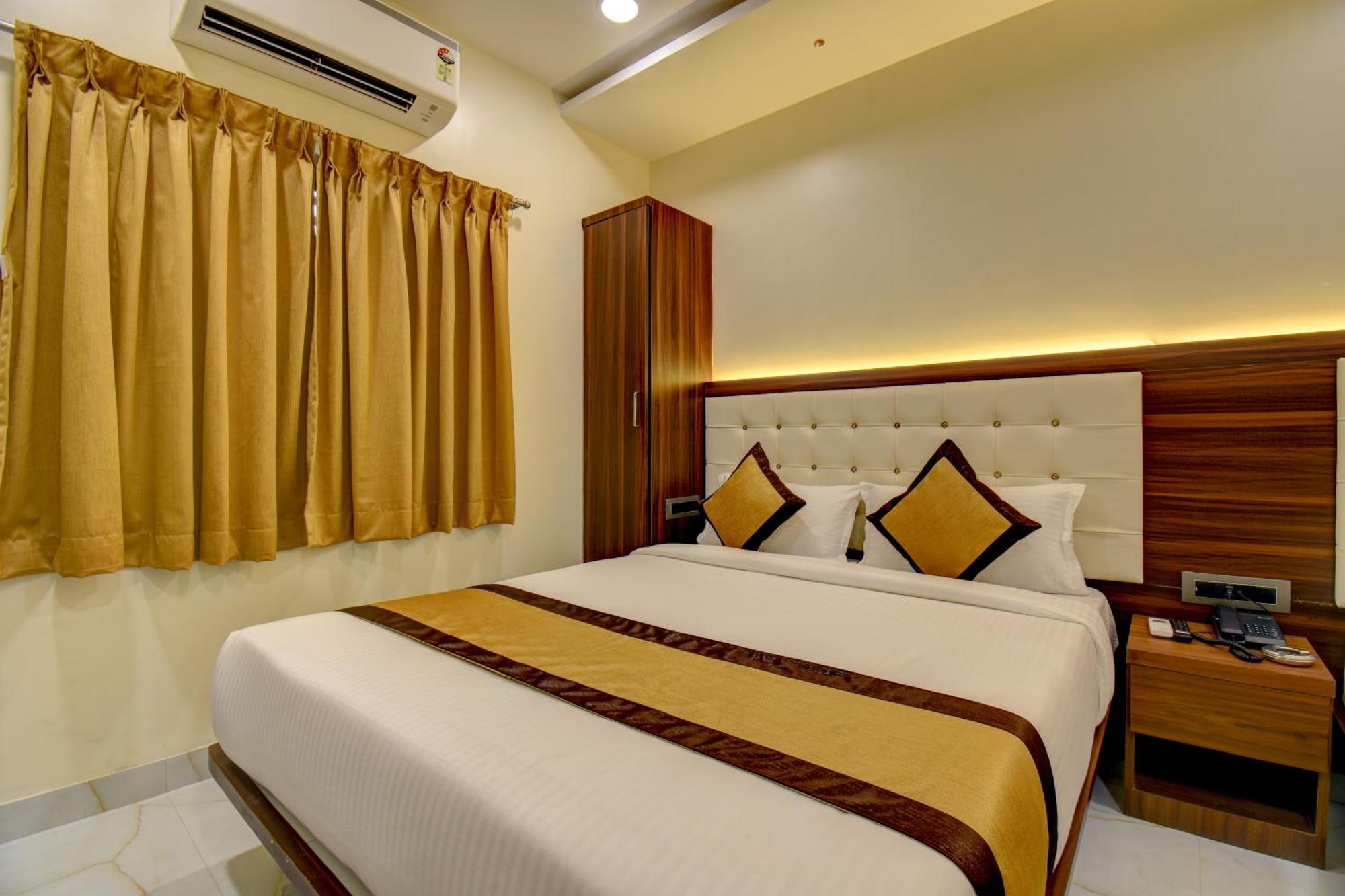 Majestic Crest Sakinaka 3*