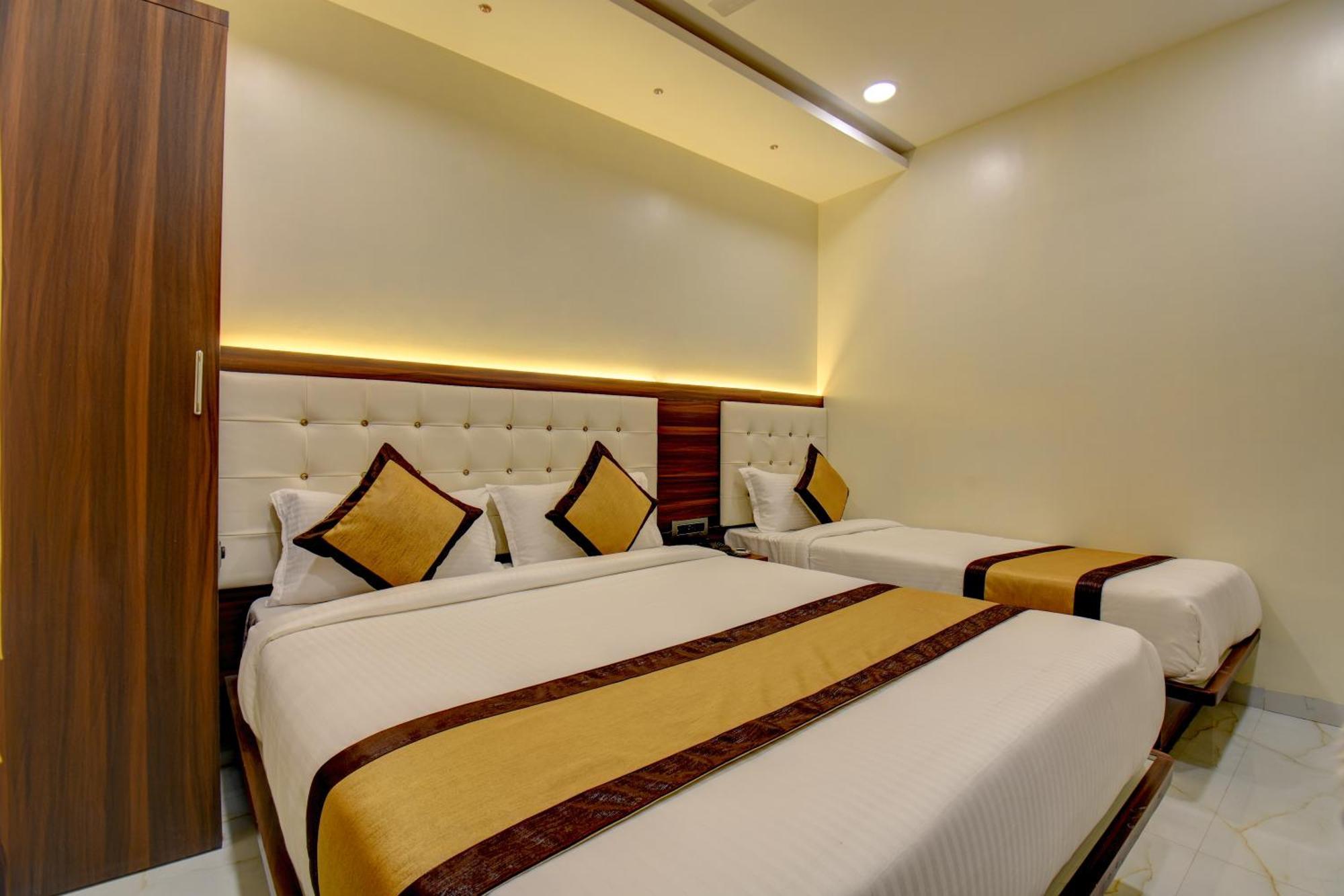 Majestic Crest Sakinaka Hotel