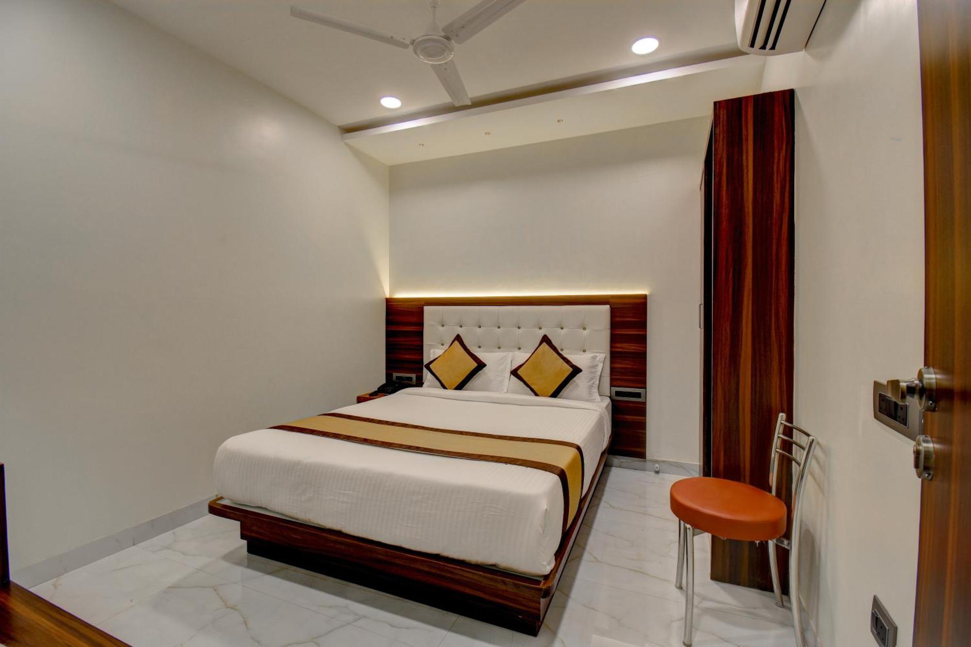 Hotel Majestic Crest Sakinaka