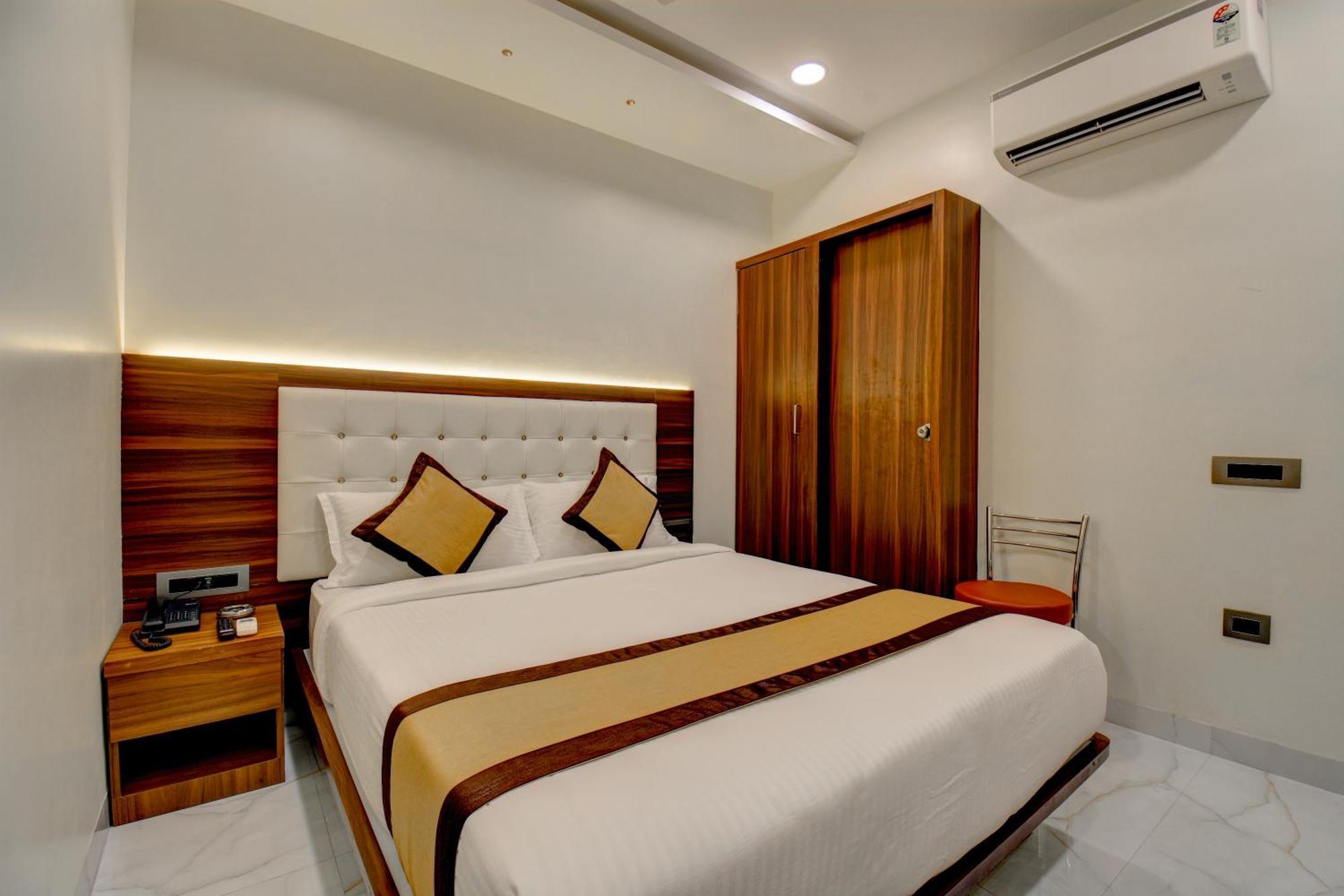 Hotel Majestic Crest Sakinaka 3*