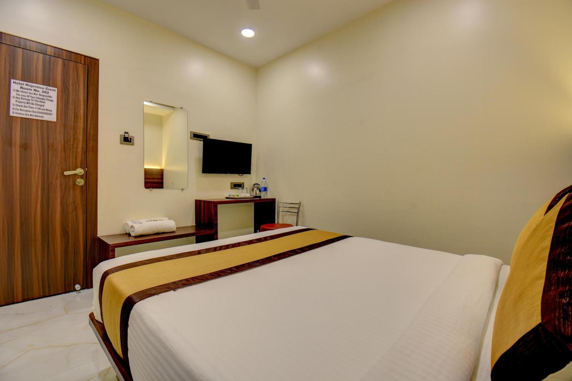 Majestic Crest Sakinaka 3*