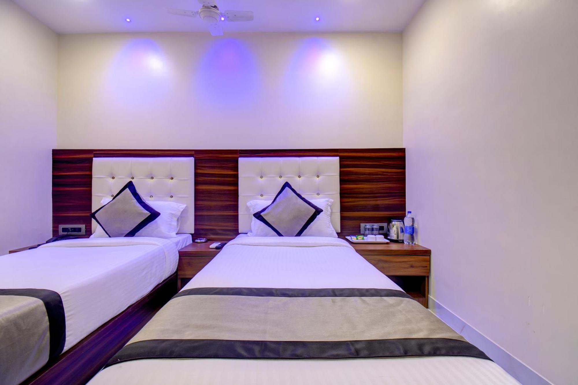 Majestic Crest Sakinaka 3*