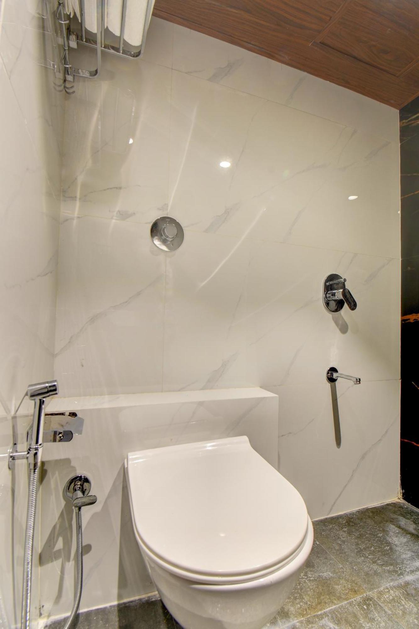 Majestic Crest Sakinaka Hotel 3*