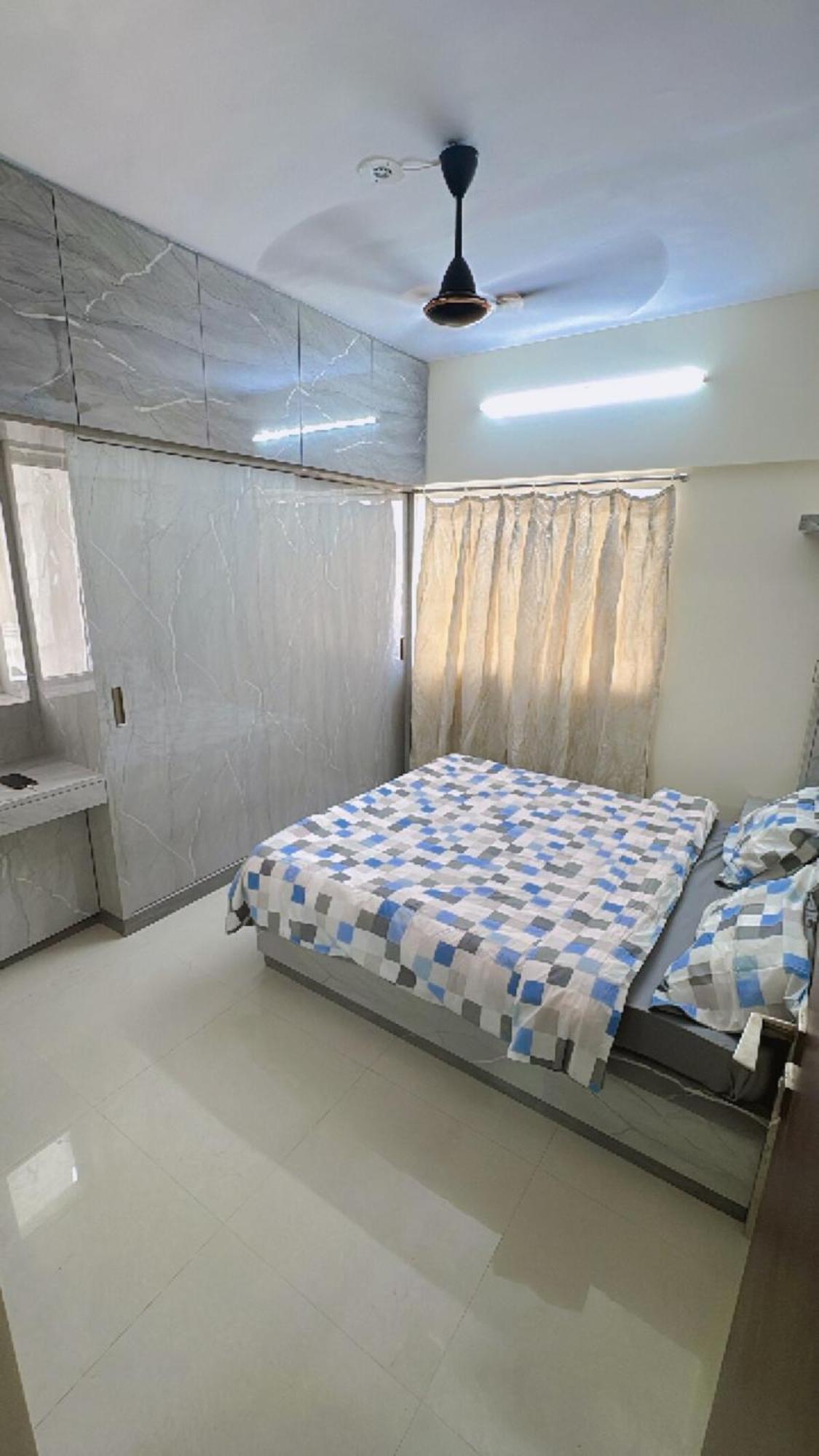 Apartment Pixiestays 1807 Malad East